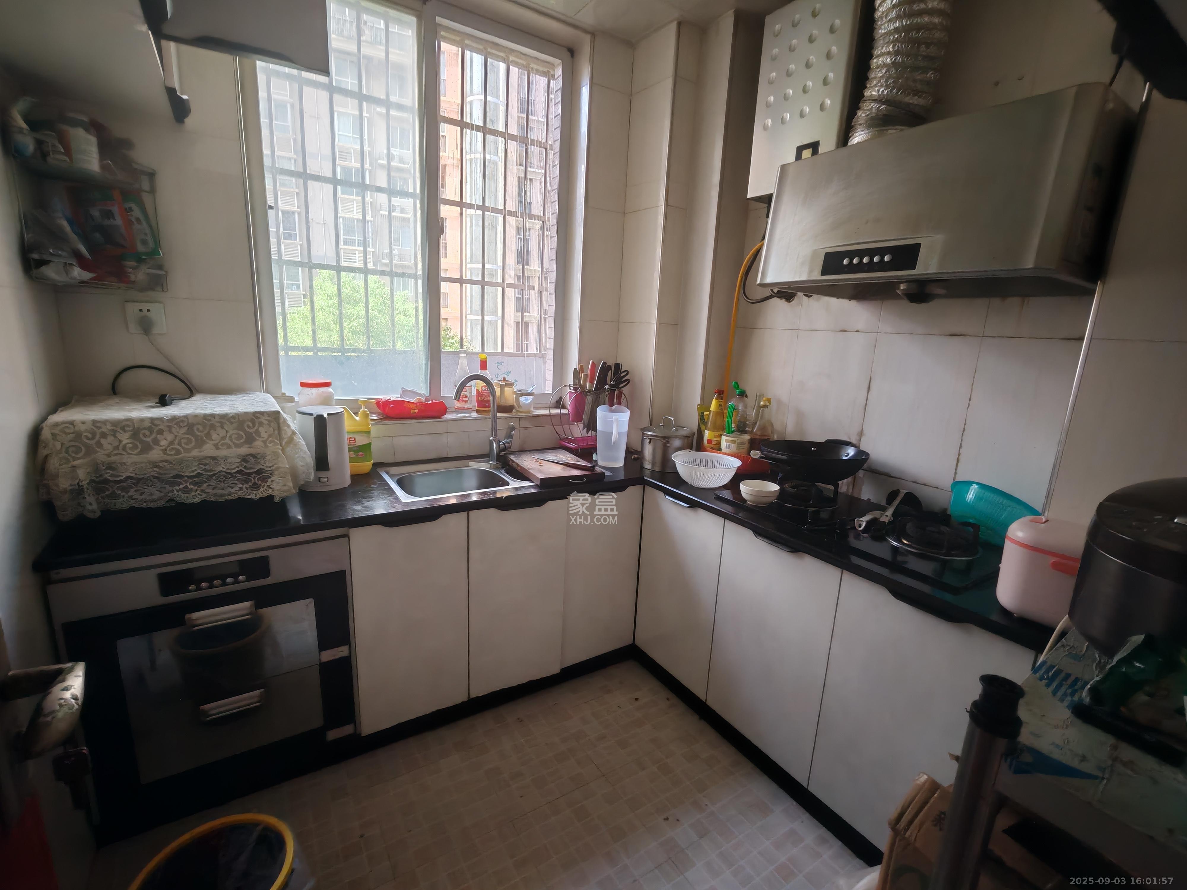 城市山水豪园(山水城市风景) 3室2厅2卫 2500.0元/月 城市山水豪园(山水城市风景) 3室2厅2卫 2500.0元/月室内图