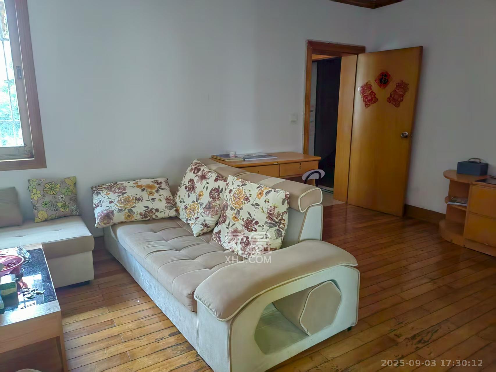 中南石油局宿舍 2室2厅1卫 2300.0元/月 中南石油局宿舍 2室2厅1卫 2300.0元/月室内图