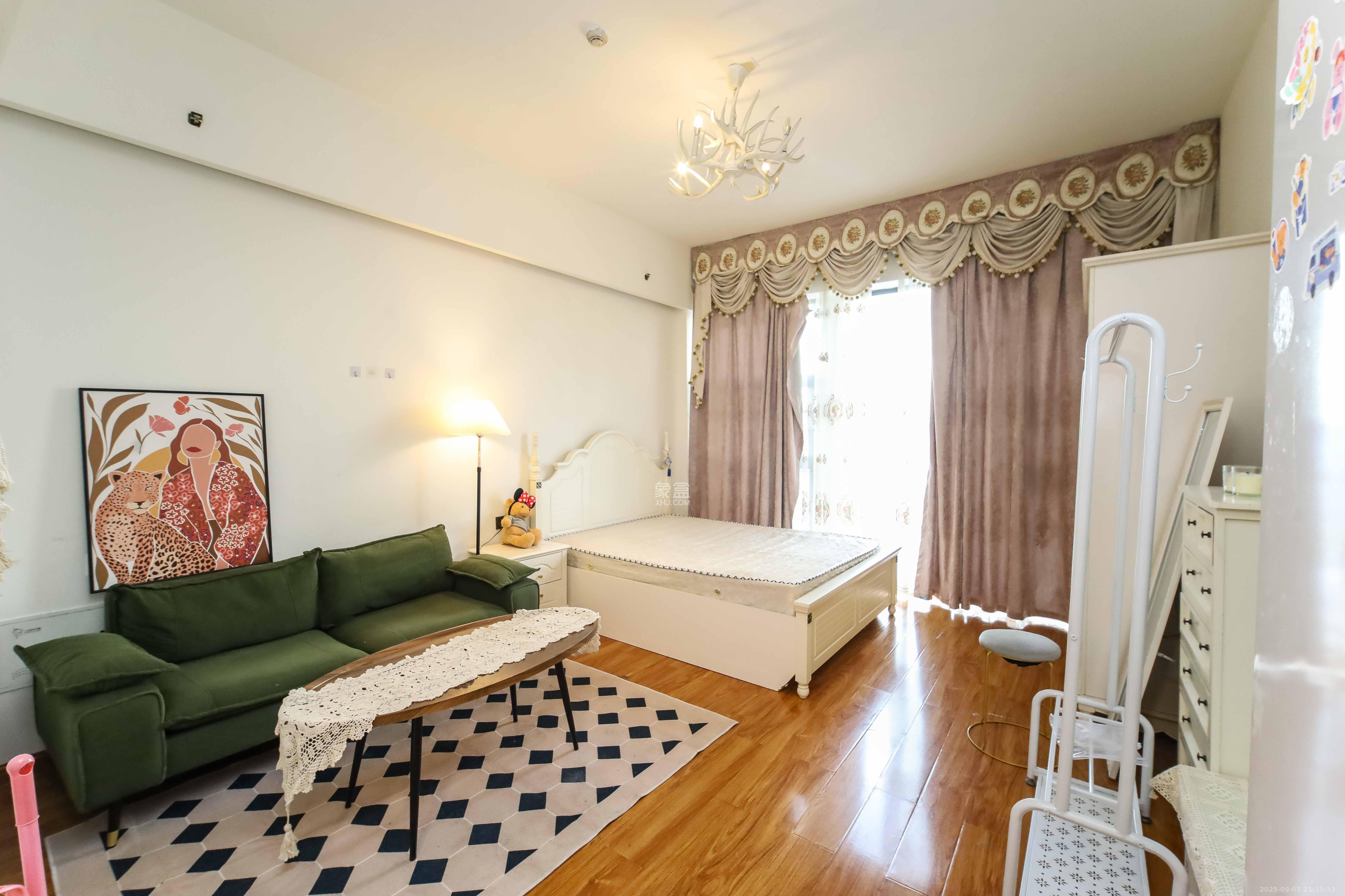 红橡华园(菲莎公馆)  1室1厅1卫    32.0万卧室