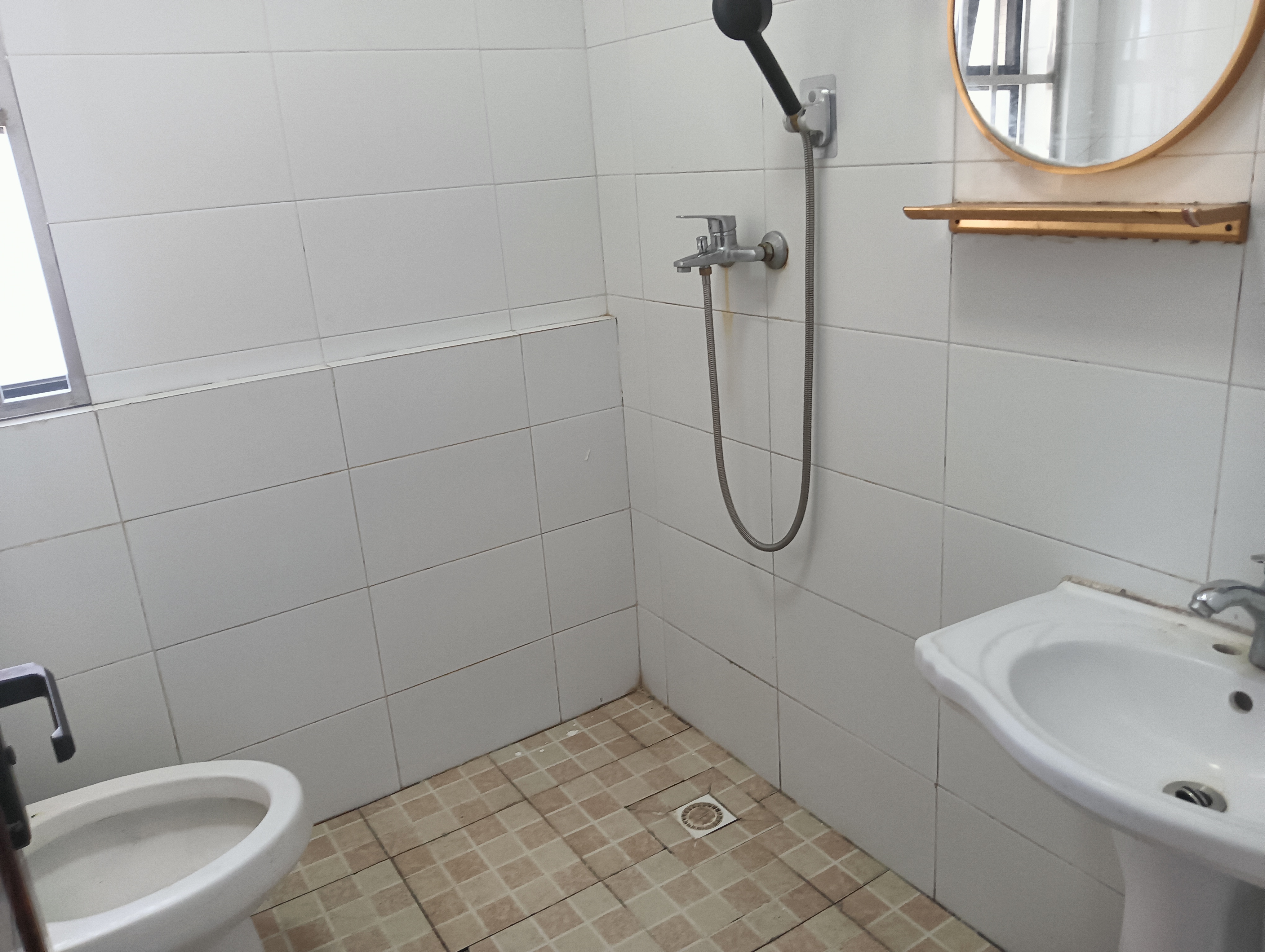 盛贤景都  2室1厅1卫    2200.0元/月室内图