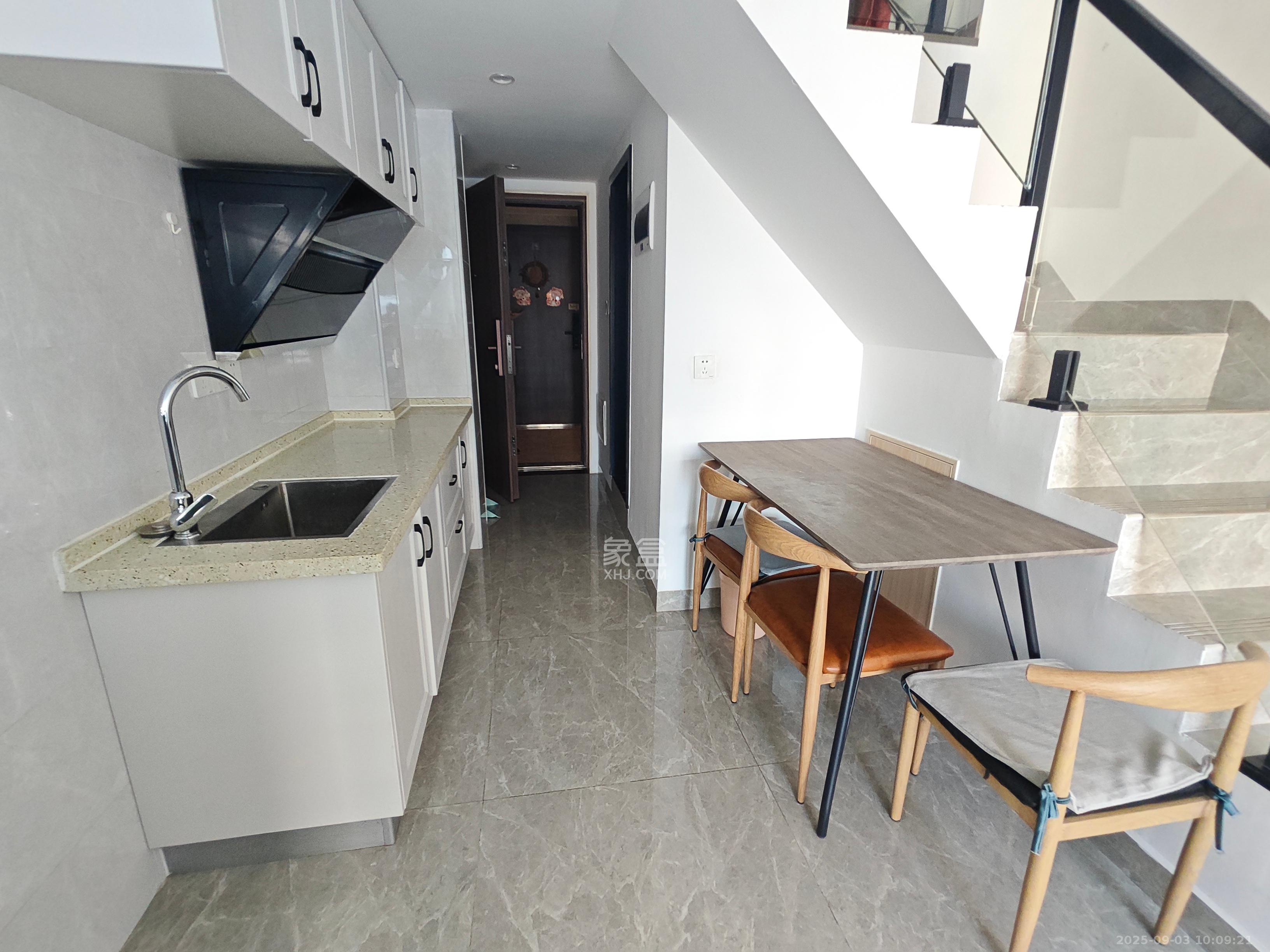 龙湖湘江星座(祺鑫星座公寓) 2室1厅1卫 2100.0元/月 龙湖湘江星座(祺鑫星座公寓) 2室1厅1卫 2100.0元/月室内图