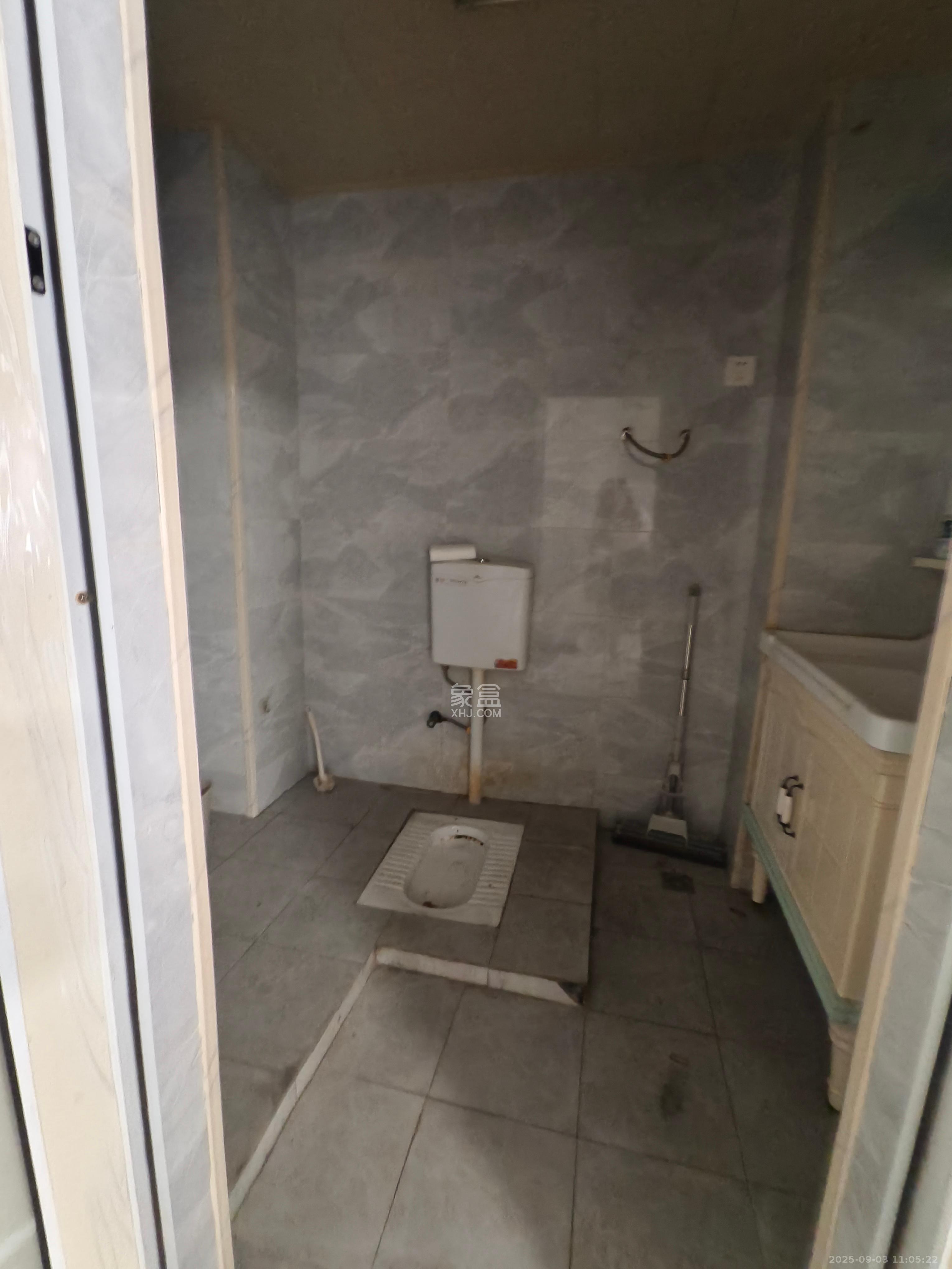 蓝湾国际广场  2室1厅1卫    3500.0元/月 蓝湾国际广场  2室1厅1卫    3500.0元/月室内图