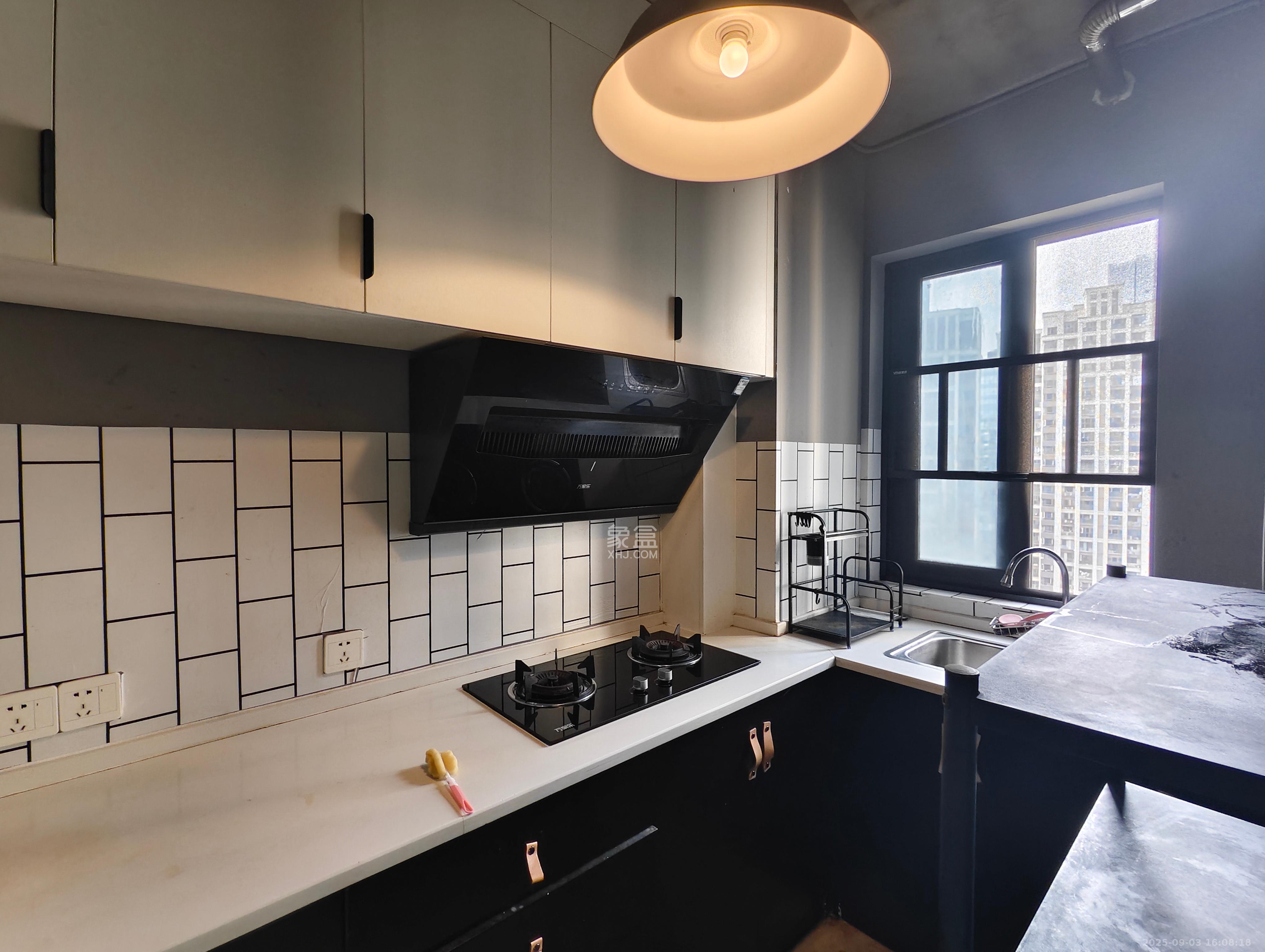 南山雍江汇（滨江国际新城）  3室2厅2卫    3700.0元/月室内图