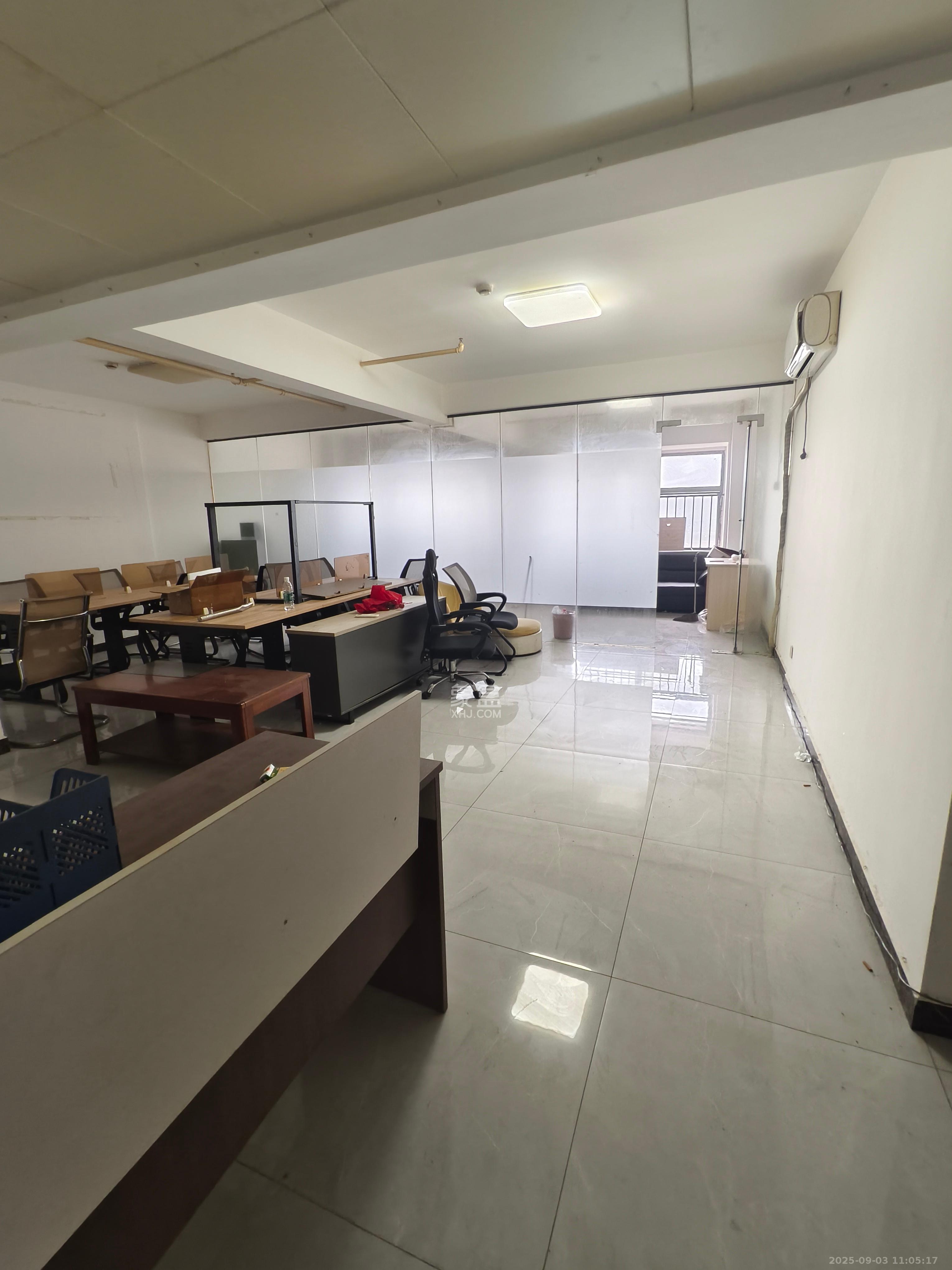 蓝湾国际广场  2室1厅1卫    3500.0元/月 蓝湾国际广场  2室1厅1卫    3500.0元/月室内图