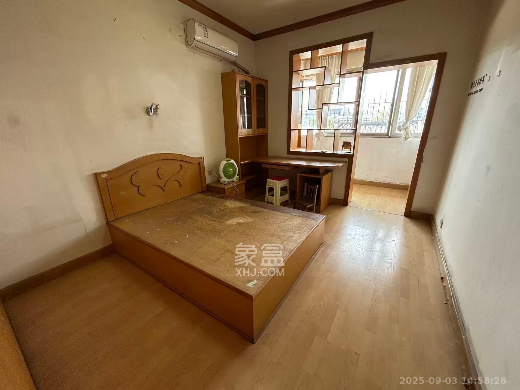 家兴公寓(洪家井) 3室2厅2卫 3100.0元/月 家兴公寓(洪家井) 3室2厅2卫 3100.0元/月室内图