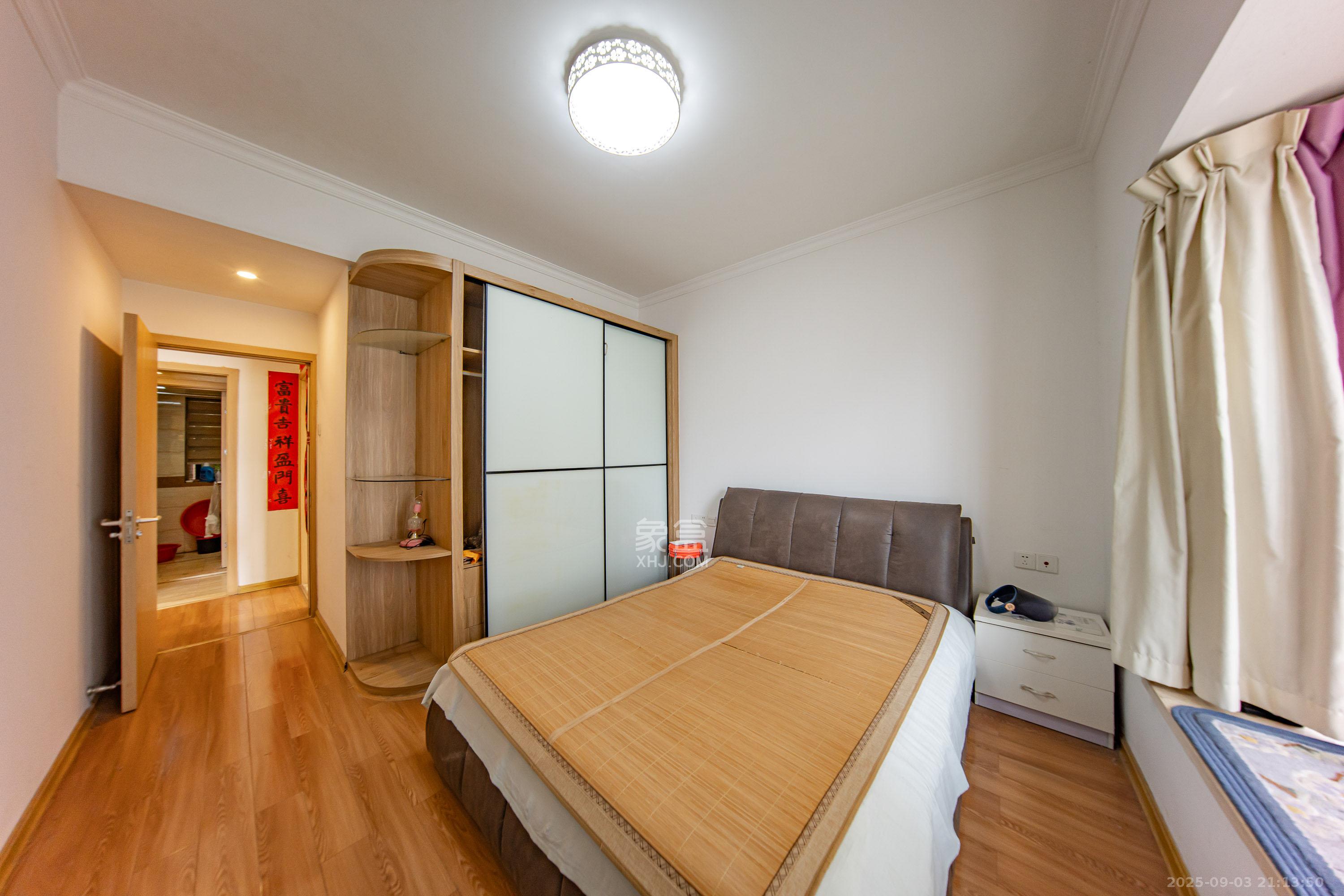 江山帝景哈佛  3室2厅1卫    68.5万 江山帝景哈佛  3室2厅1卫    68.5万卧室