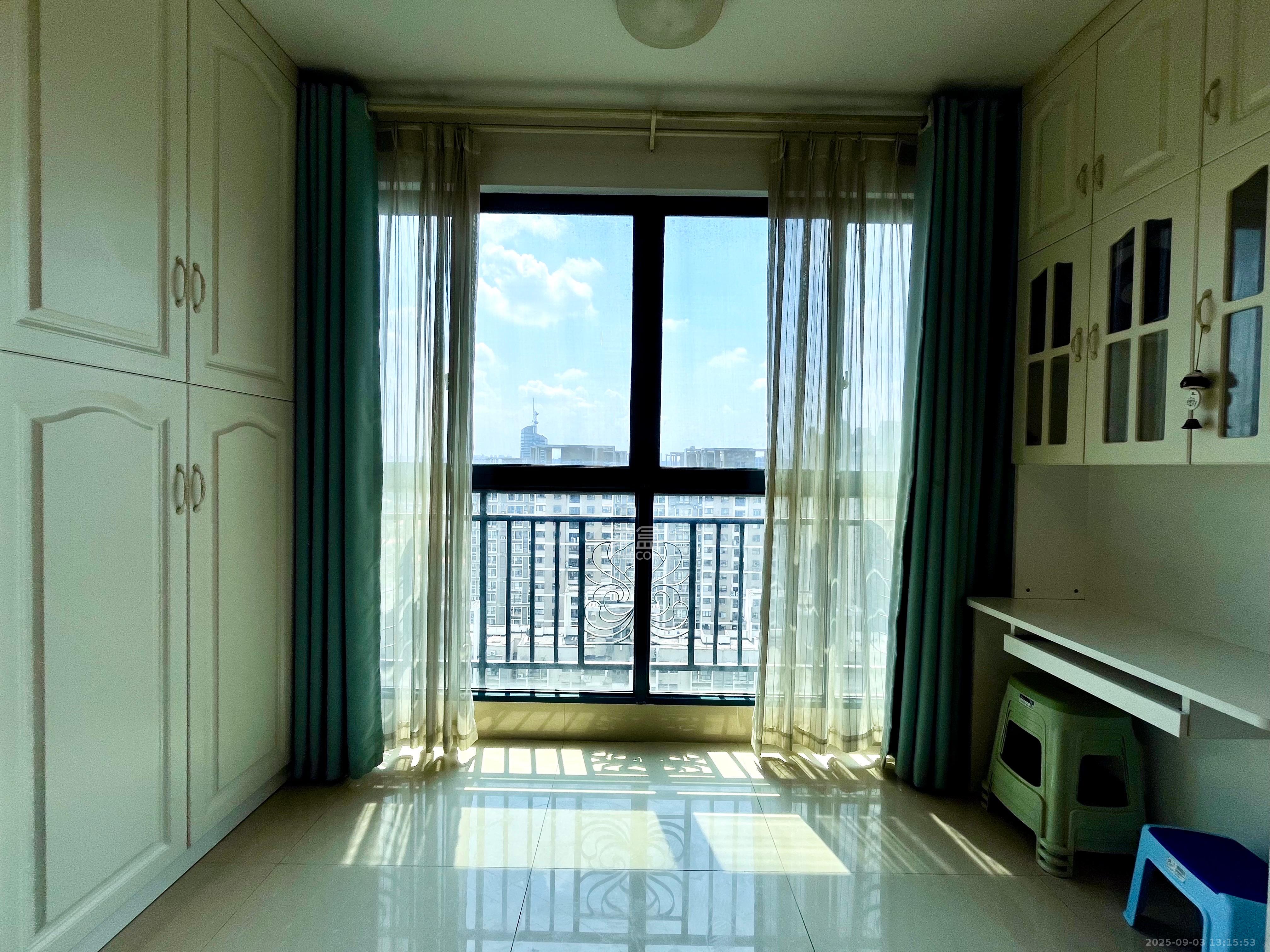 恒大雅苑  1室2厅1卫    2500.0元/月室内图