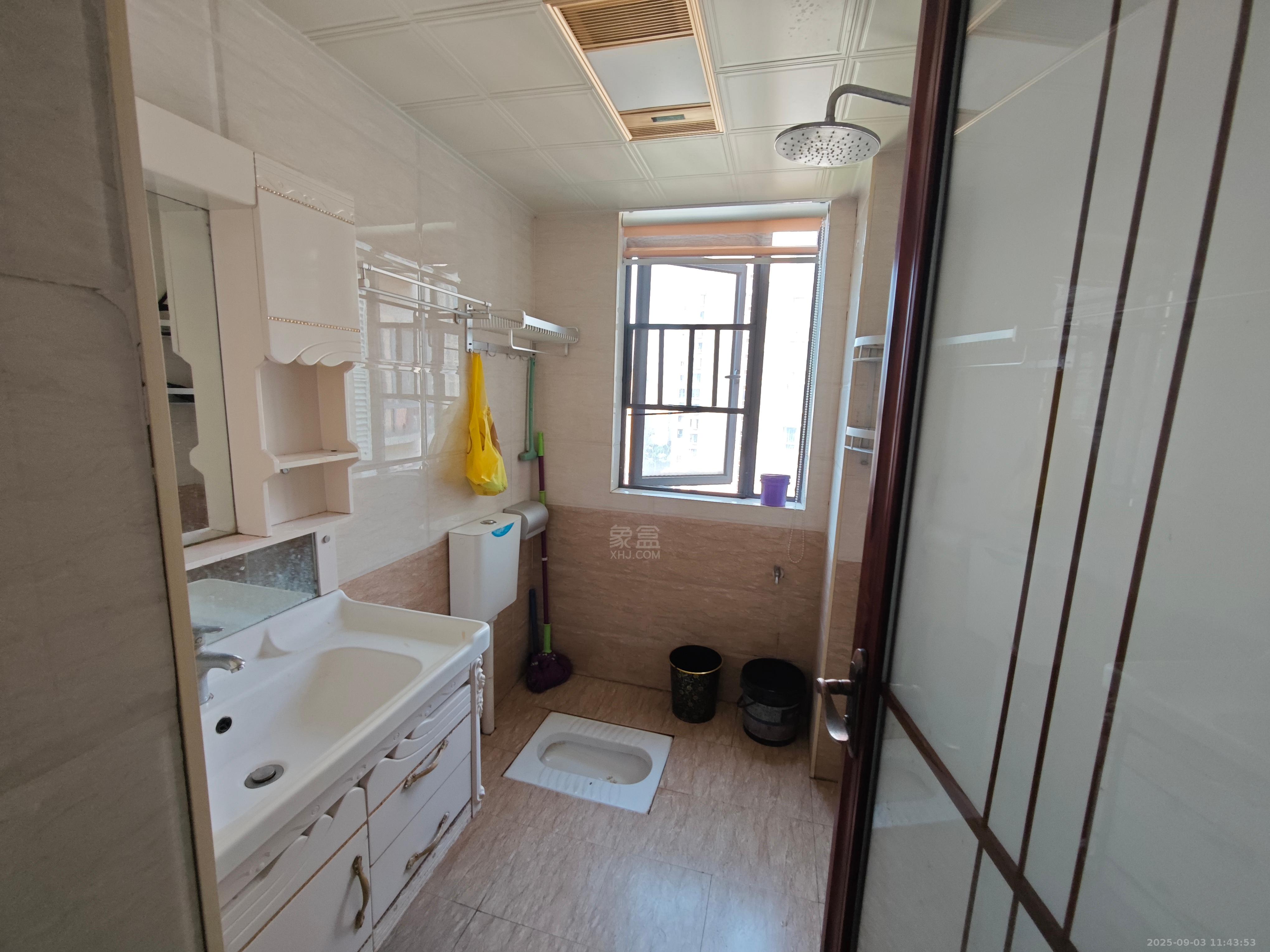 山水洲城华晨第一城 2室2厅1卫 1500.0元/月 山水洲城华晨第一城 2室2厅1卫 1500.0元/月室内图