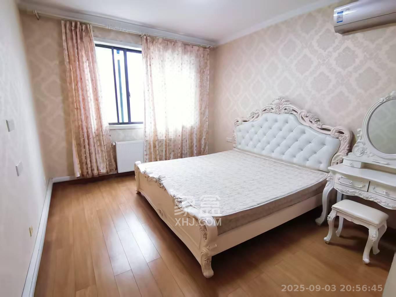 阳光100一期、四五期  2室2厅1卫    2400.0元/月室内图