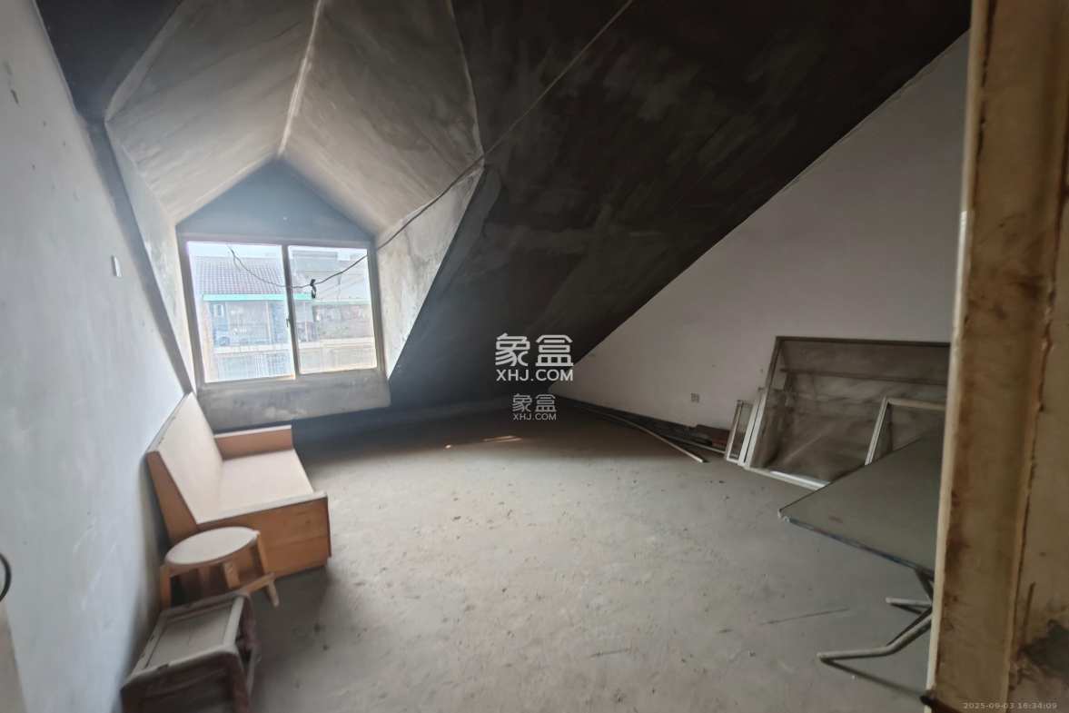 新星小区 4室2厅1卫 1000.0元/月 新星小区 4室2厅1卫 1000.0元/月室内图