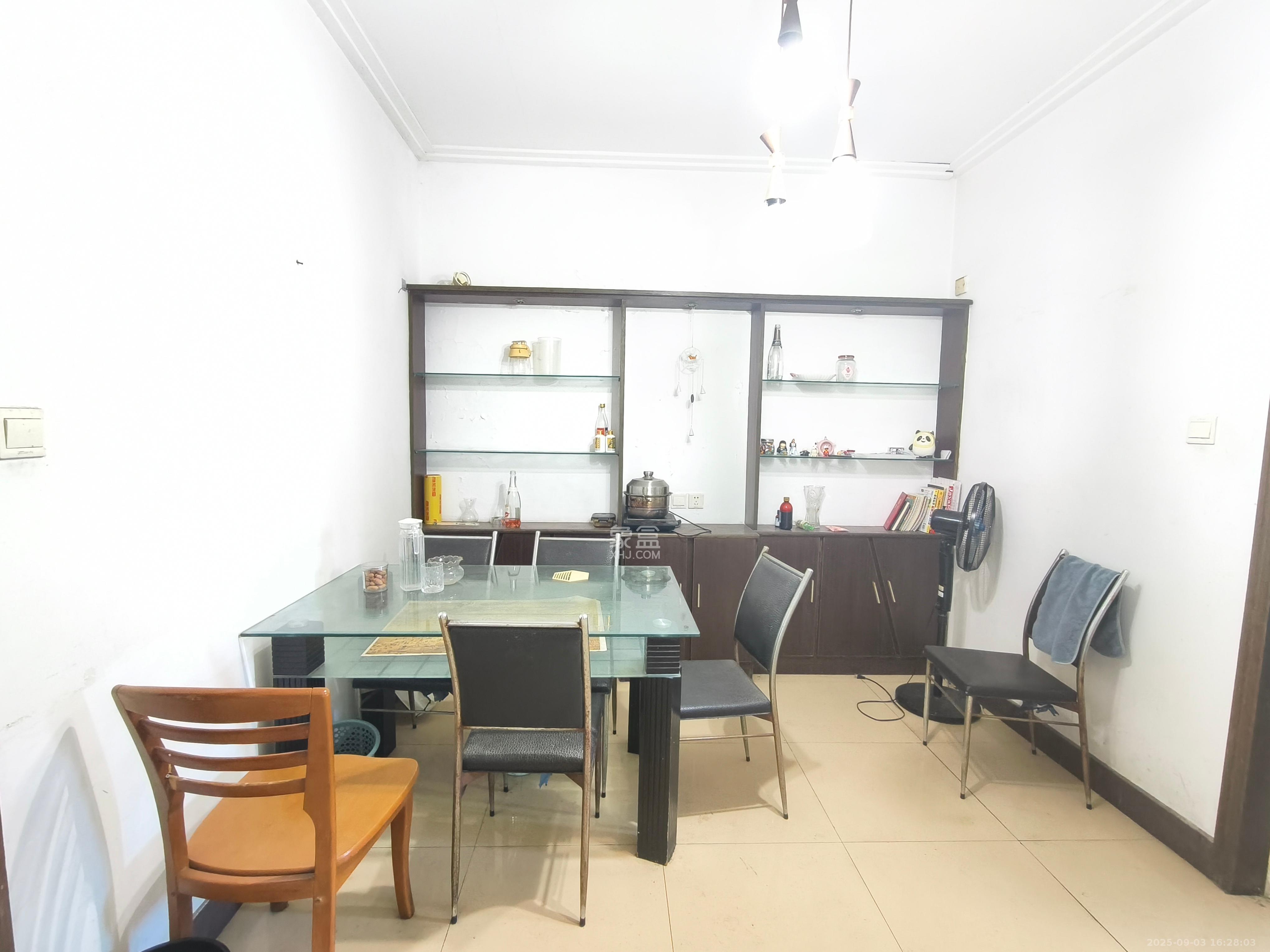 湖开小区(湖南开关厂宿舍)/南大桥社区 2室2厅1卫 1100.0元/月 湖开小区(湖南开关厂宿舍)/南大桥社区 2室2厅1卫 1100.0元/月室内图