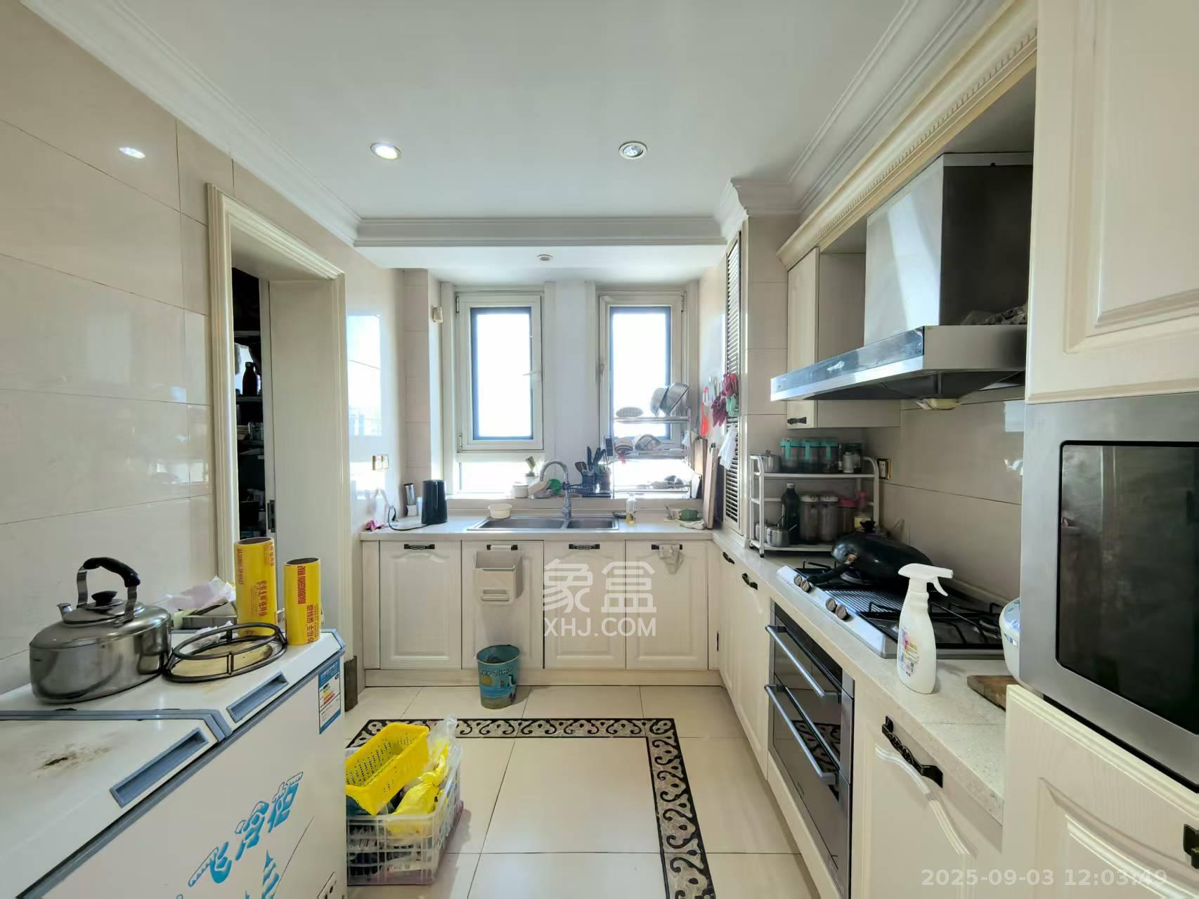 万达公馆 3室2厅4卫 10000.0元/月 万达公馆 3室2厅4卫 10000.0元/月室内图