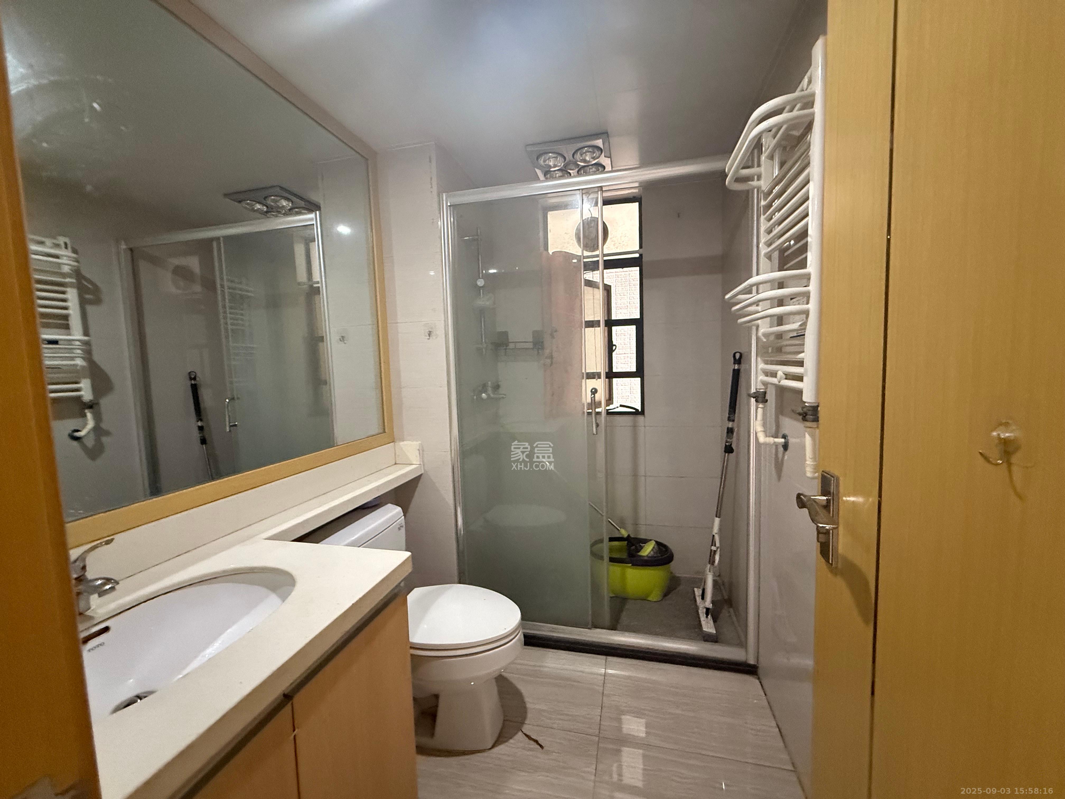 中海国际三期  3室2厅1卫    1800.0元/月 中海国际三期  3室2厅1卫    1800.0元/月室内图