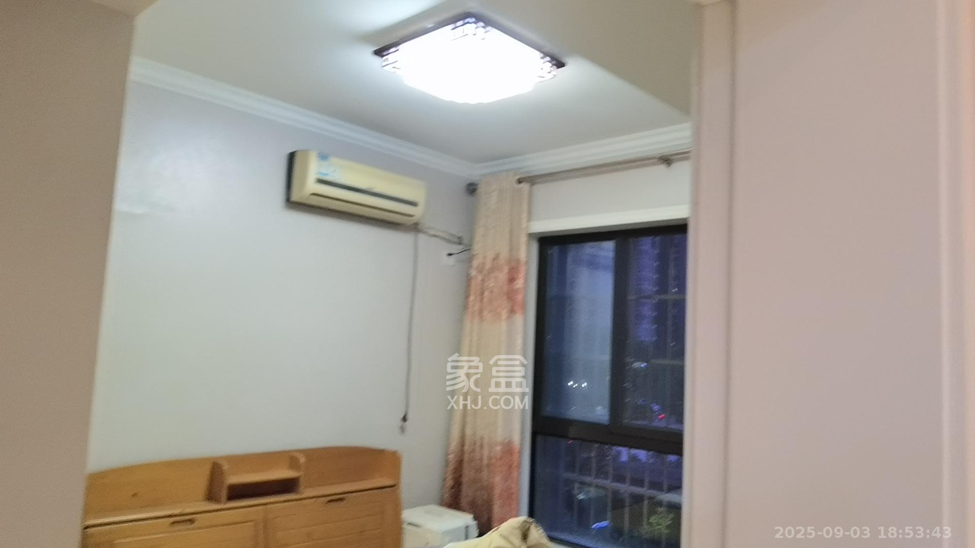 华润凤凰城三期  3室2厅2卫   2800.00元/月室内图