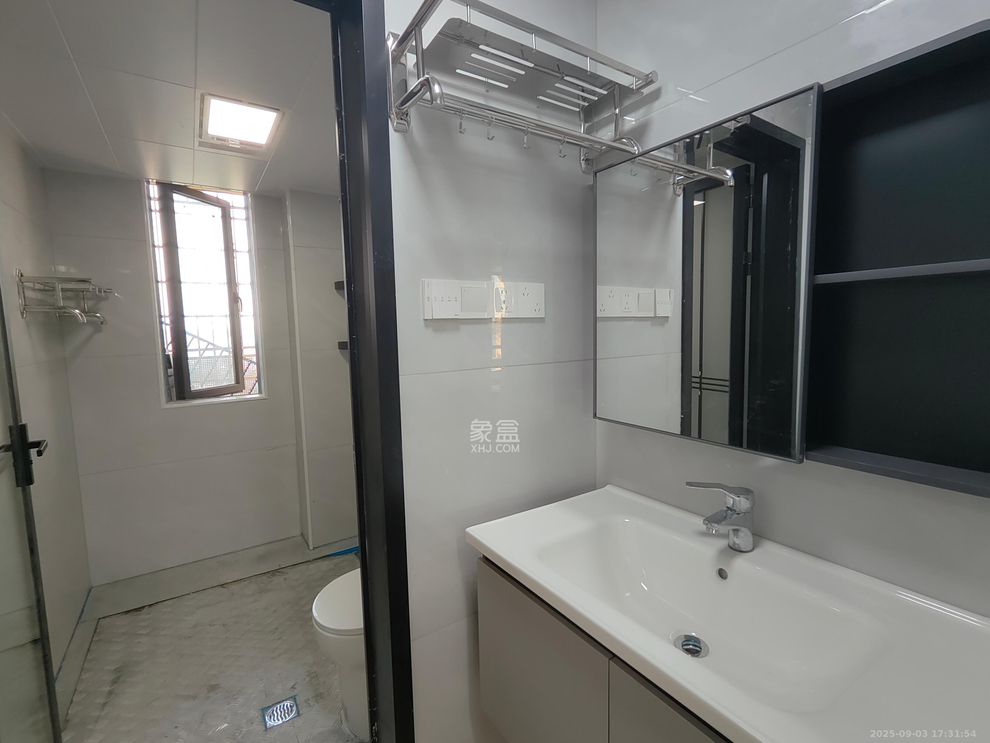 叠彩兰亭  3室2厅2卫    2650.0元/月室内图