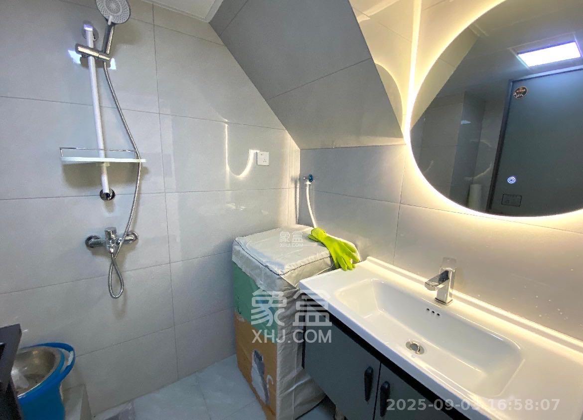 卓越伊景寓  1室0厅0卫    2000.0元/月室内图