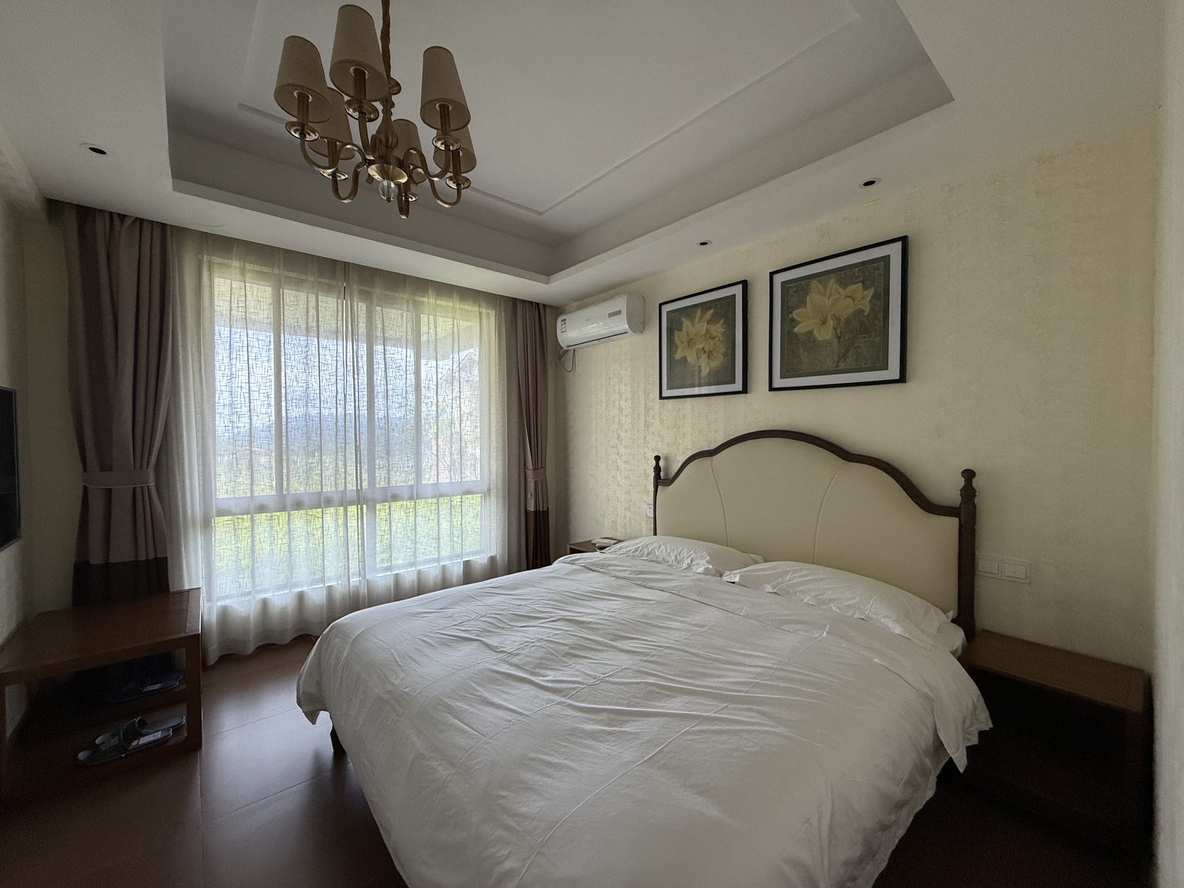 碧桂园 6室2厅3卫 158.0万 碧桂园 6室2厅3卫 158.0万客厅