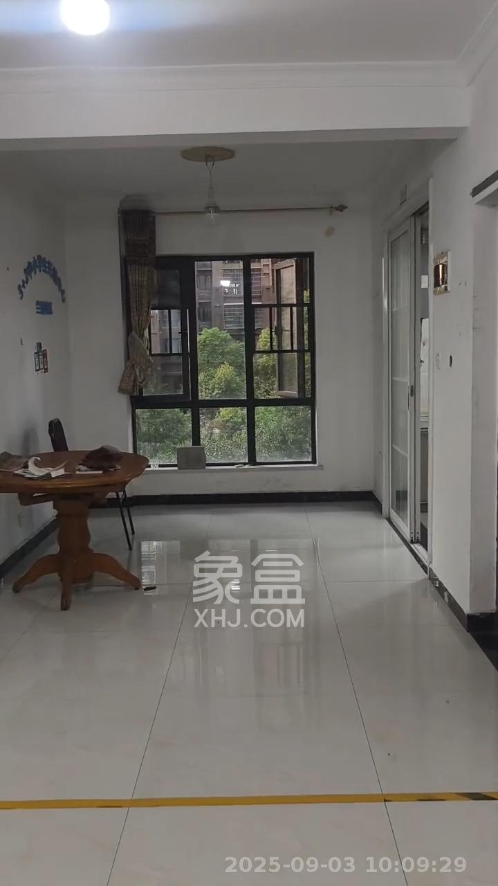 东宜兰园  4室2厅2卫    3400.0元/月