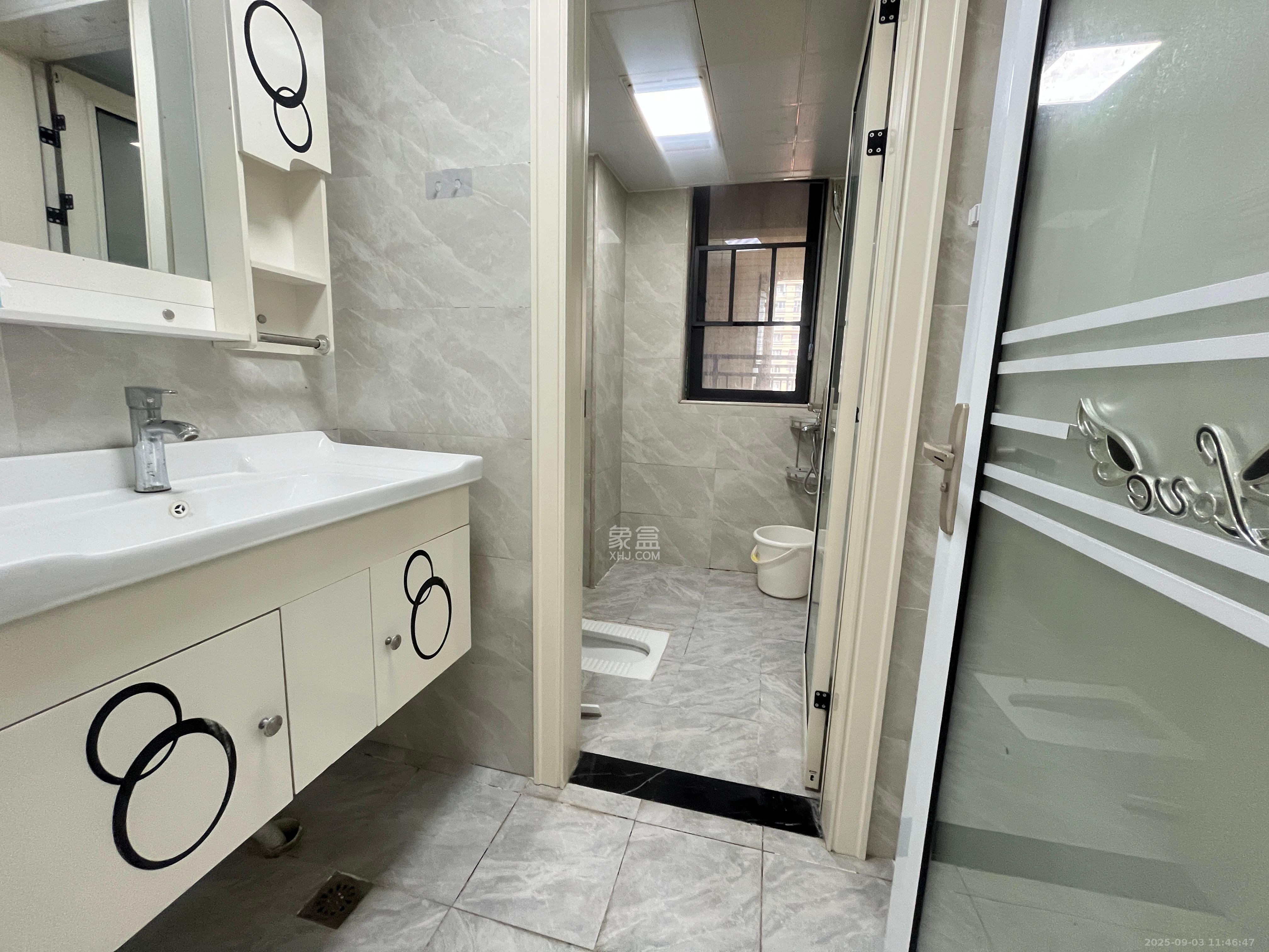 澳海澜庭  3室2厅1卫    1800.0元/月室内图