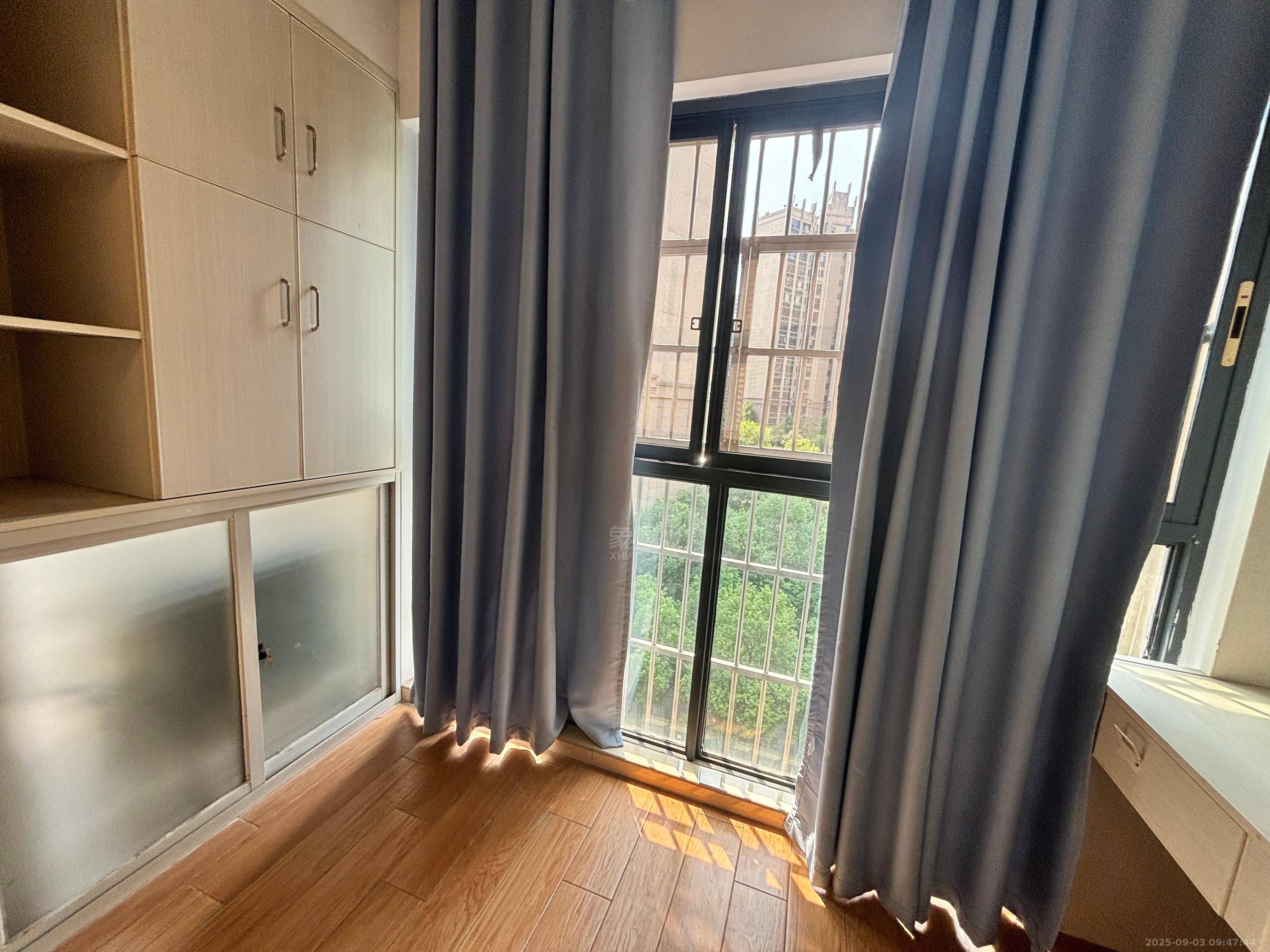 栗雨香堤 2室2厅1卫 1600.0元/月 栗雨香堤 2室2厅1卫 1600.0元/月室内图