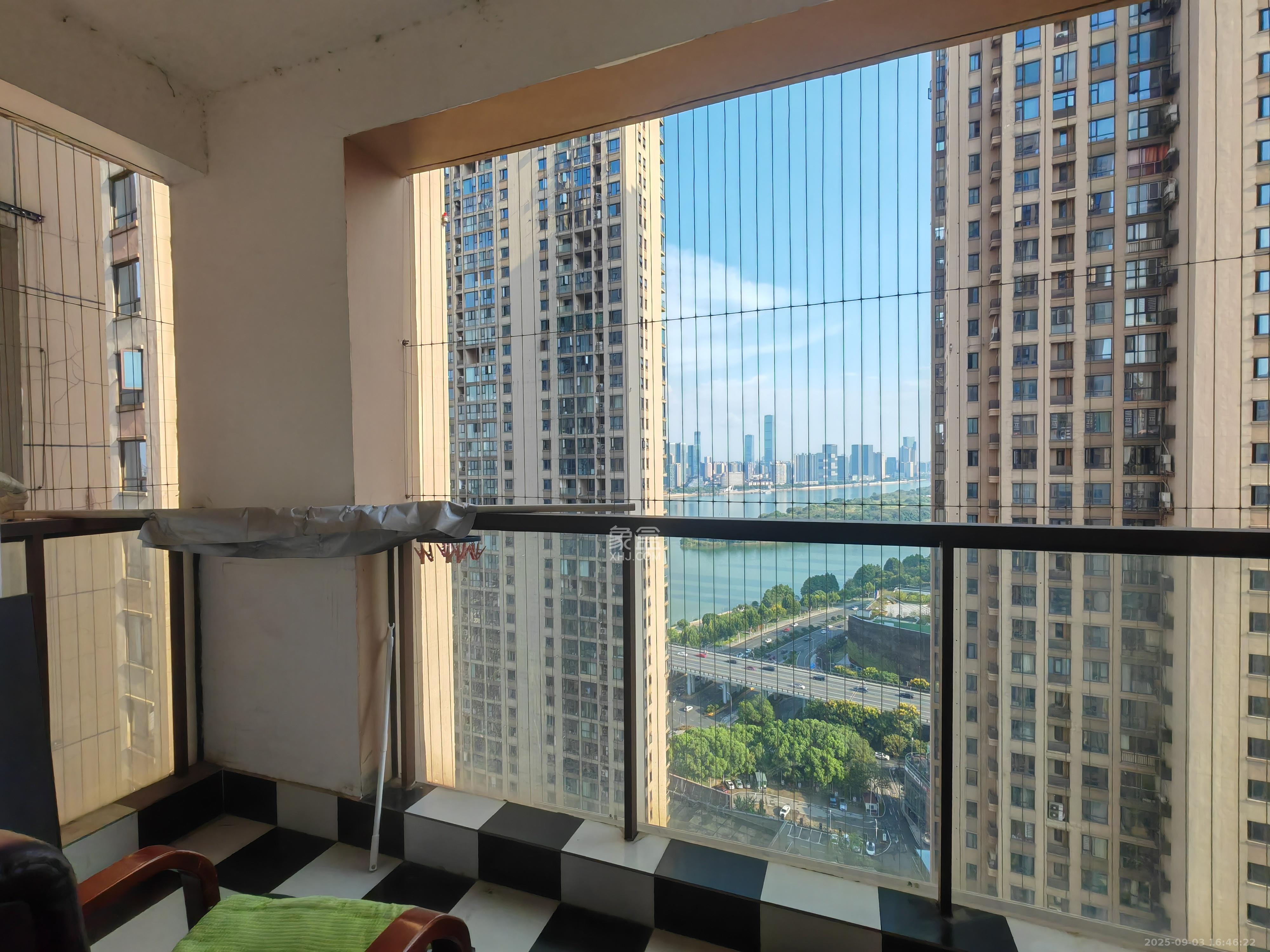 世茂外滩里(世茂铂翠湾三期)  4室2厅2卫    4000.0元/月 世茂外滩里(世茂铂翠湾三期)  4室2厅2卫    4000.0元/月室内图