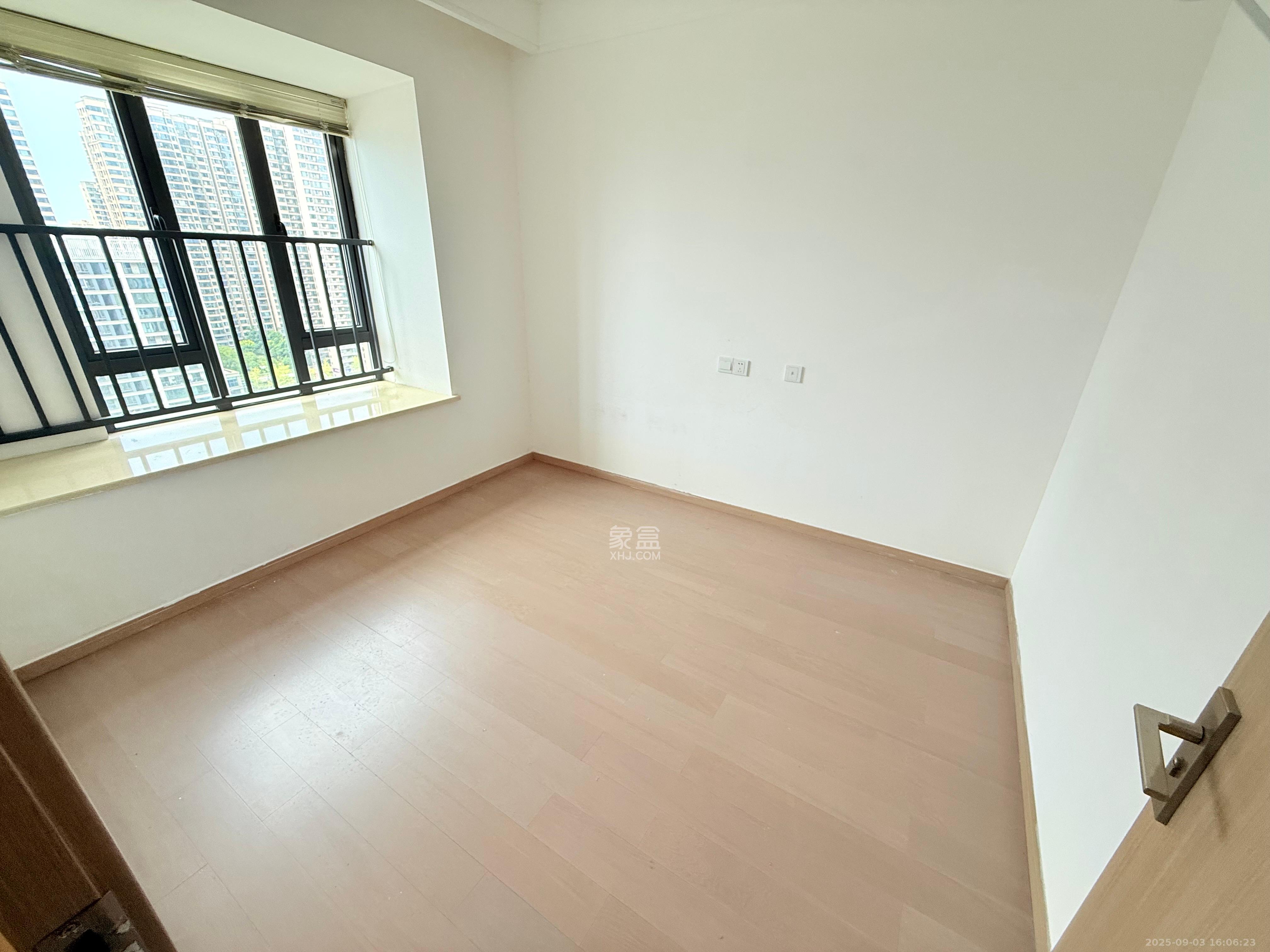 长沙高铁吾悦广场 3室2厅2卫 3500.0元/月 长沙高铁吾悦广场 3室2厅2卫 3500.0元/月室内图