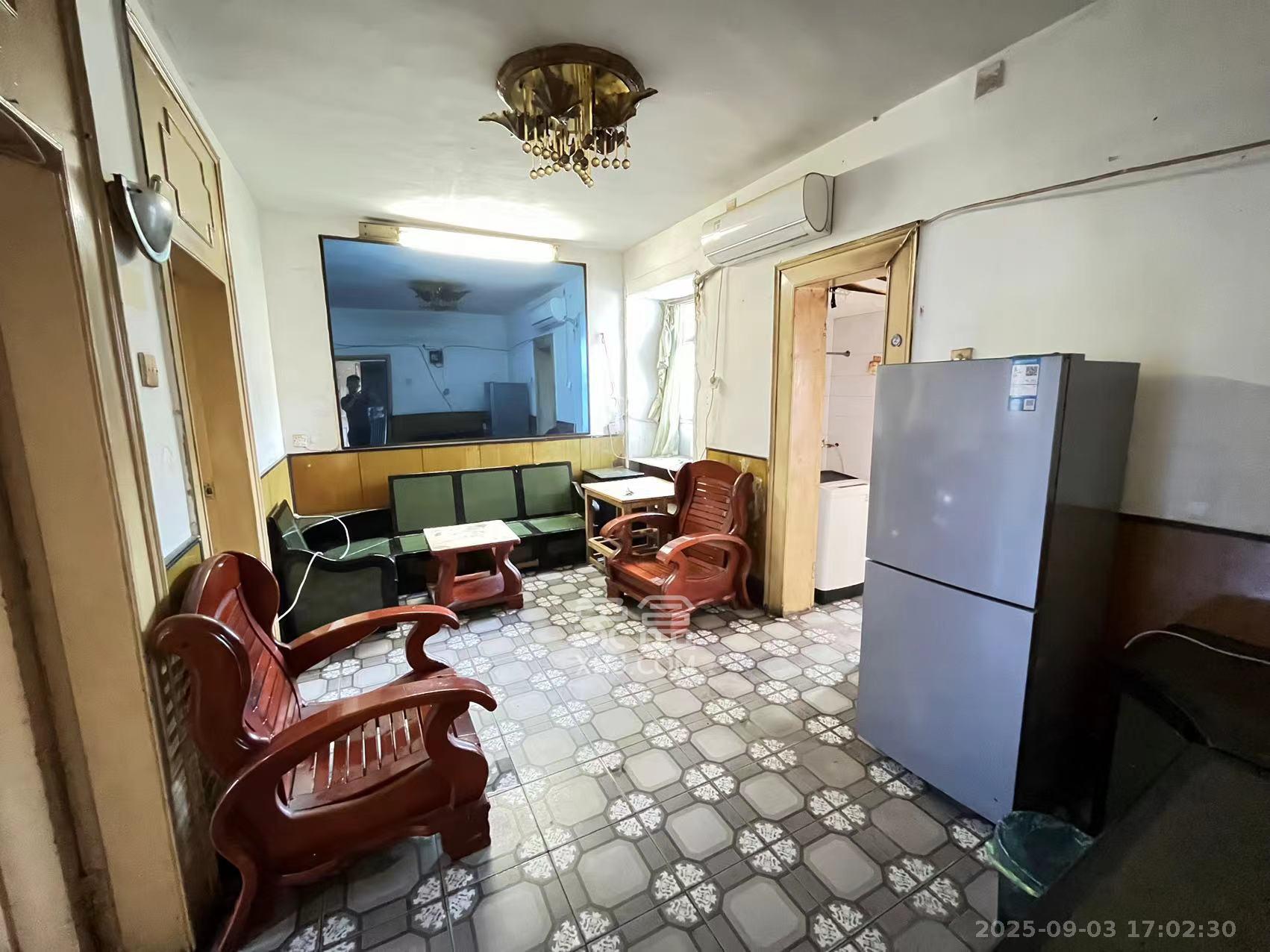 狮子山二片  2室1厅1卫    1000.0元/月 狮子山二片  2室1厅1卫    1000.0元/月室内图