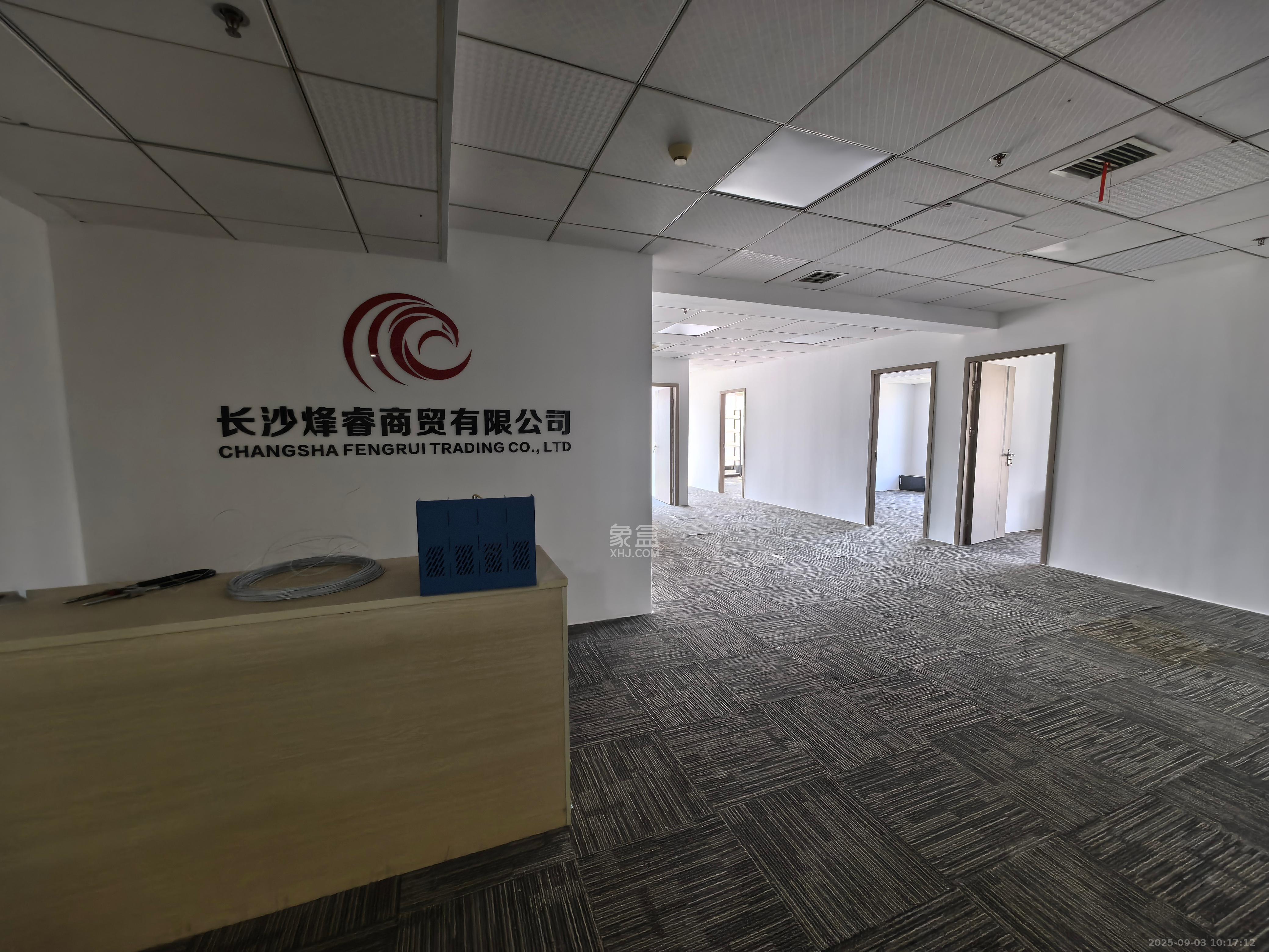 卡瑞尔恒力中心   200.0㎡     10000.00元/月