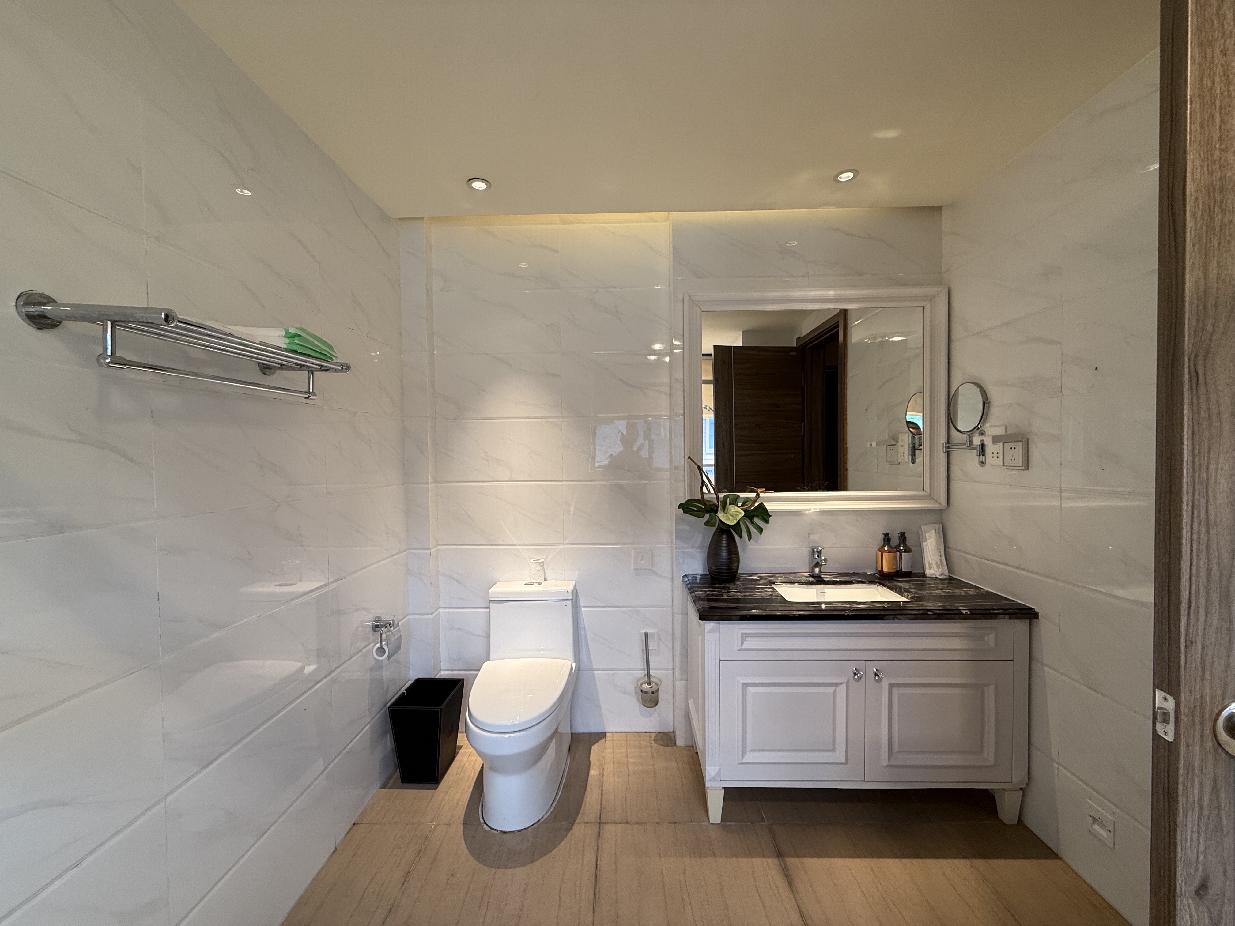 碧桂园 6室2厅3卫 158.0万 碧桂园 6室2厅3卫 158.0万客厅