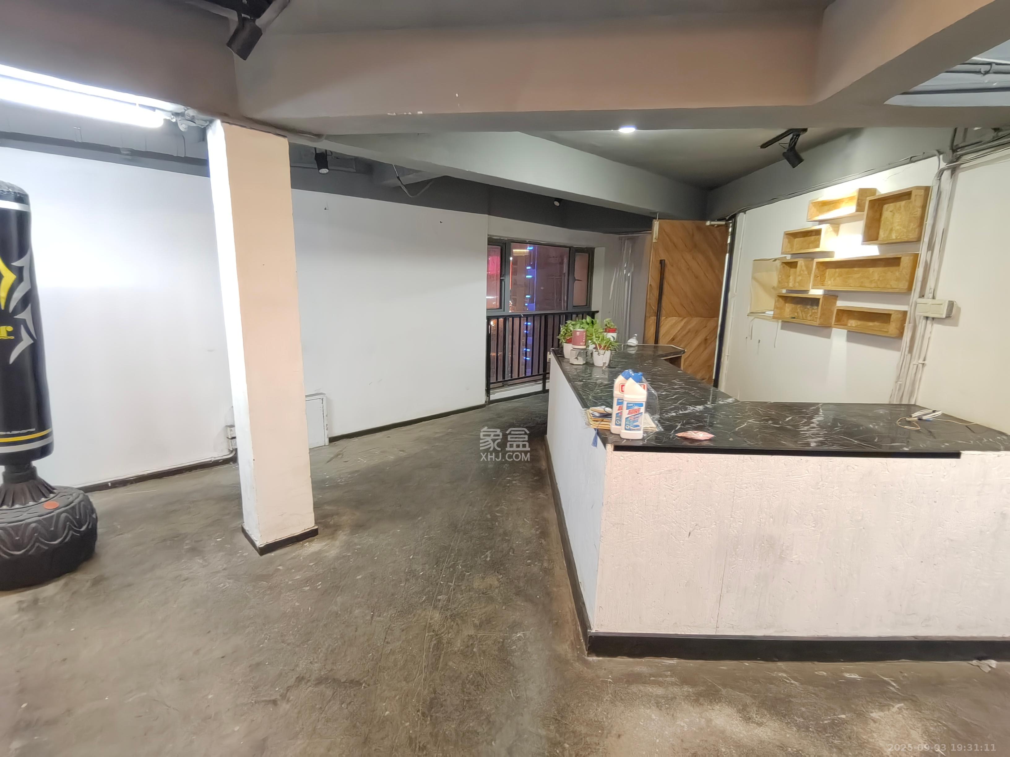 华菱蓝调国际(华菱.香墅美地) 4室2厅1卫 3000.0元/月 华菱蓝调国际(华菱.香墅美地) 4室2厅1卫 3000.0元/月室内图