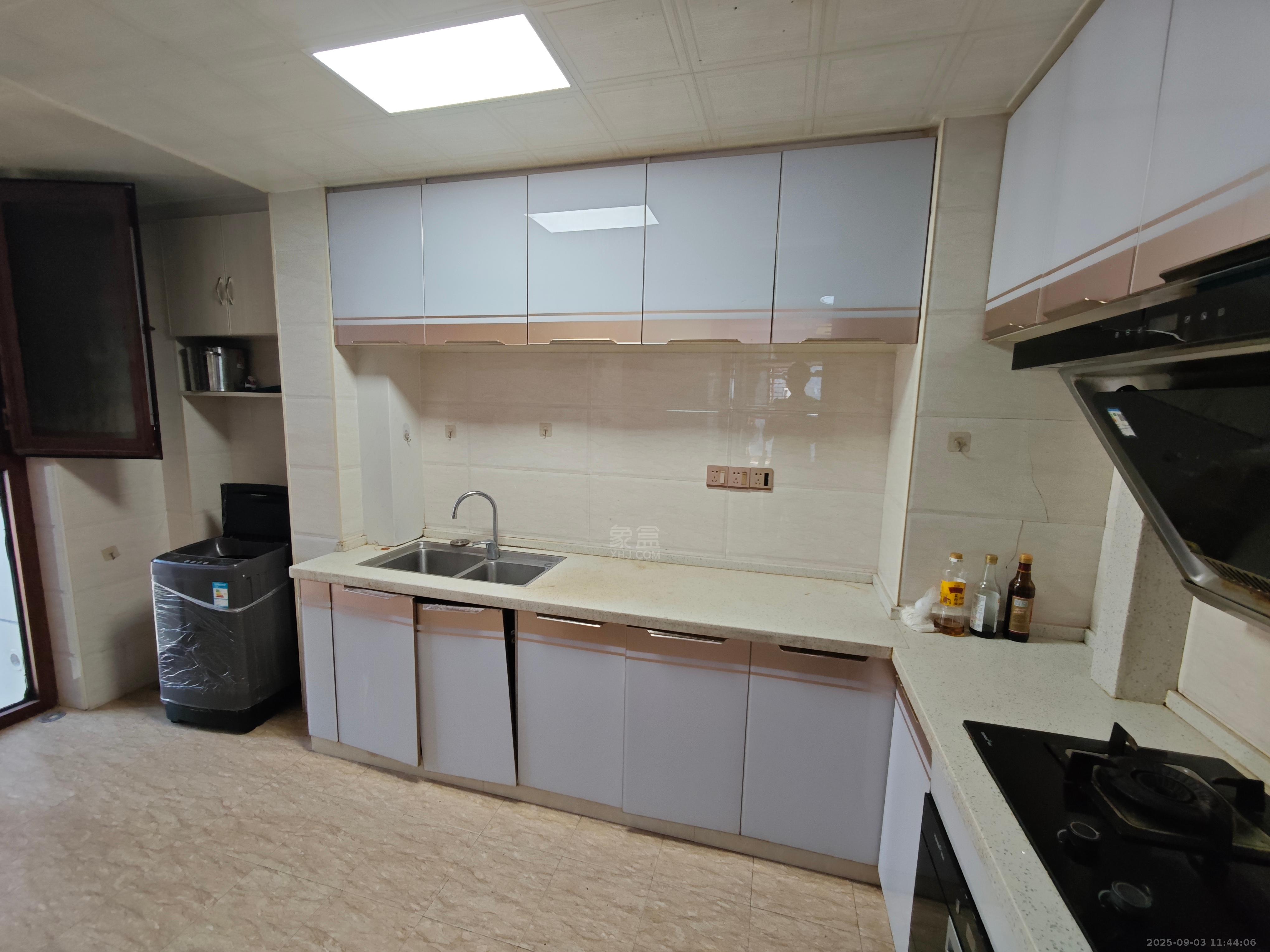 山水洲城华晨第一城 2室2厅1卫 1500.0元/月 山水洲城华晨第一城 2室2厅1卫 1500.0元/月室内图