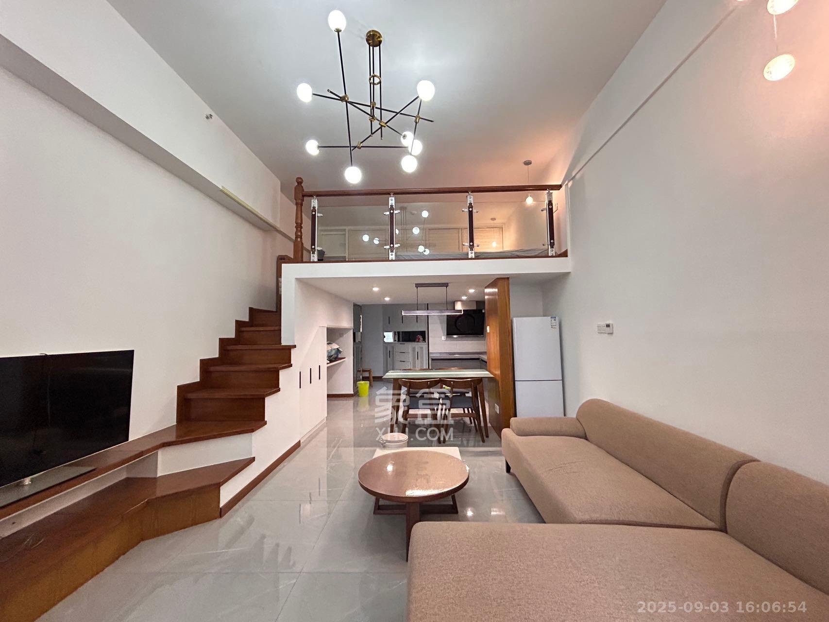 荣悦台 2室1厅1卫 2800.0元/月 荣悦台 2室1厅1卫 2800.0元/月室内图