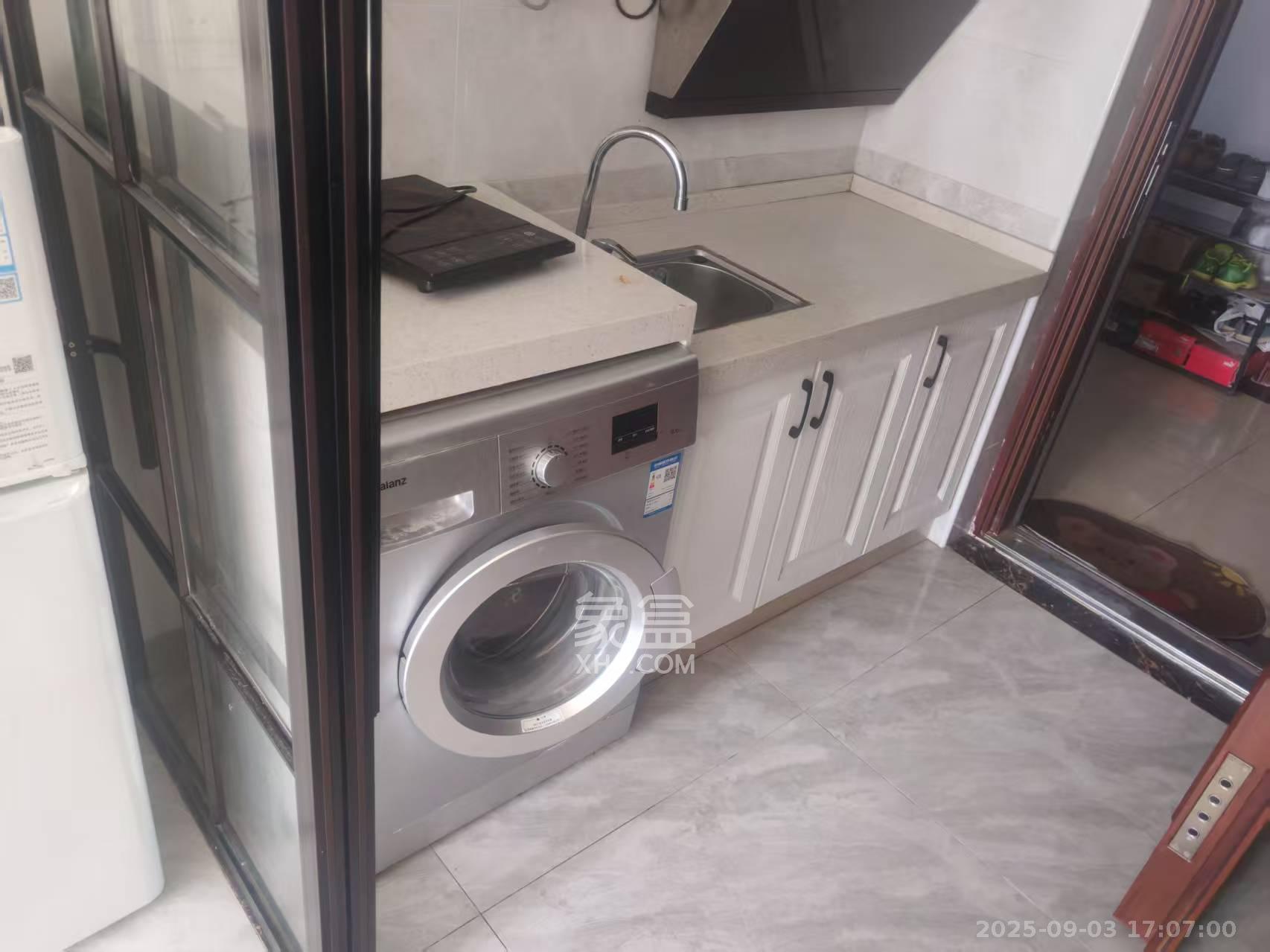 中建芙蓉工社  1室1厅1卫    1300.0元/月 中建芙蓉工社  1室1厅1卫    1300.0元/月室内图