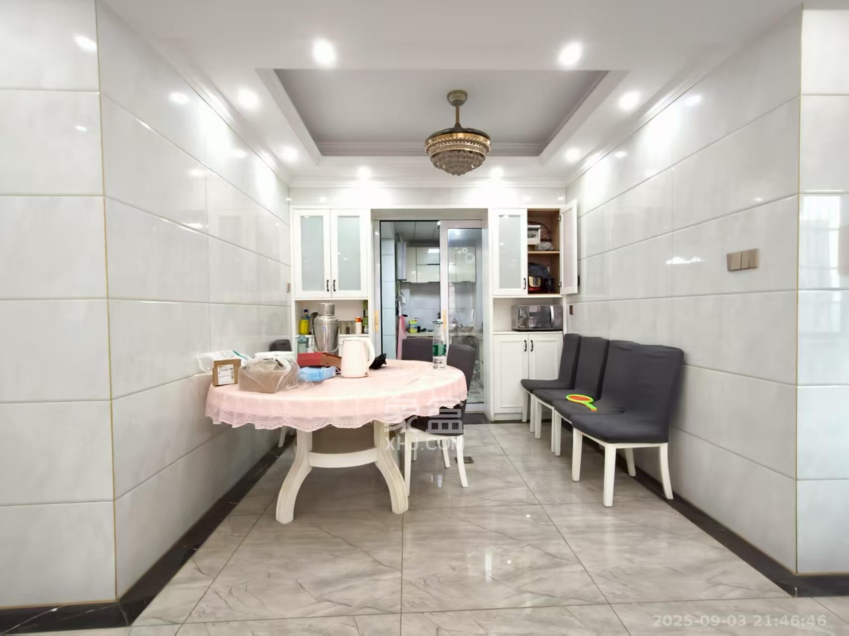 海德公园  4室2厅2卫    2600.0元/月 海德公园  4室2厅2卫    2600.0元/月室内图