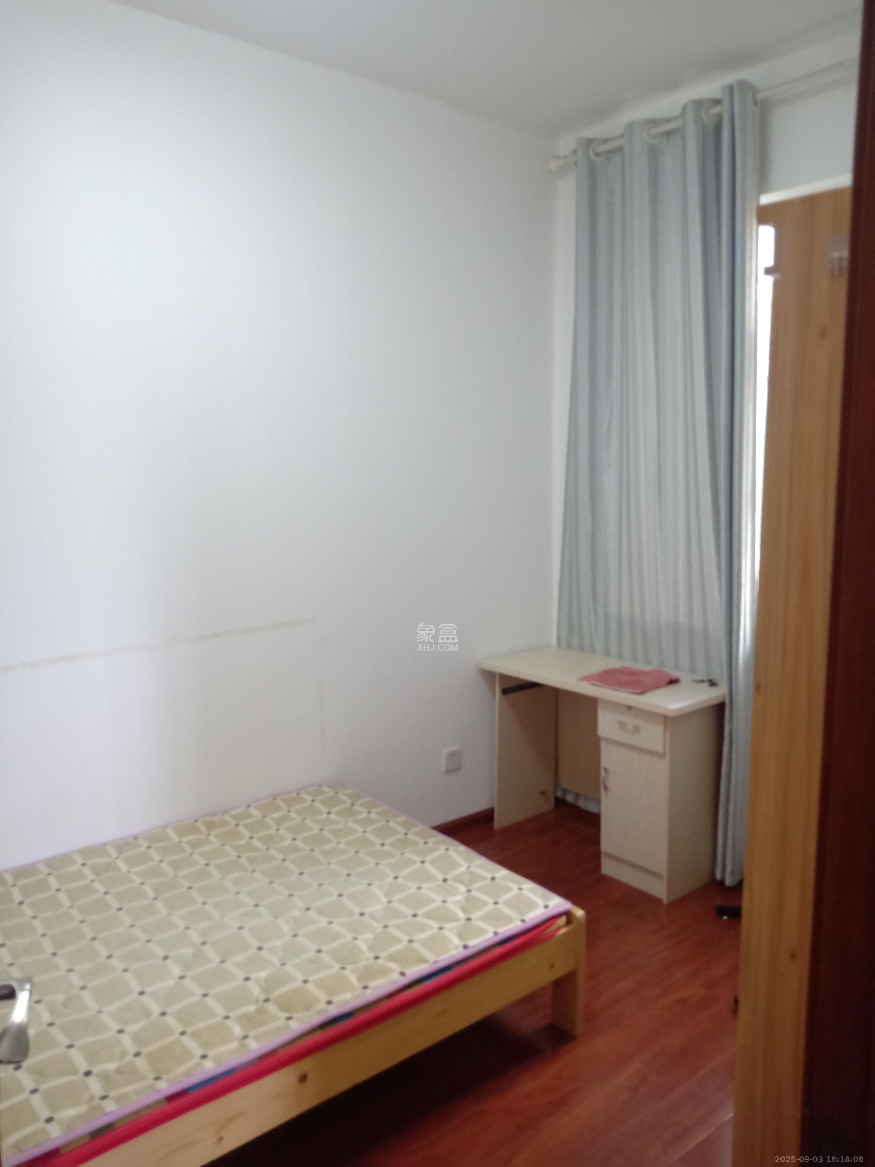 天元涉外景园C区  3室2厅2卫    2500.0元/月室内图