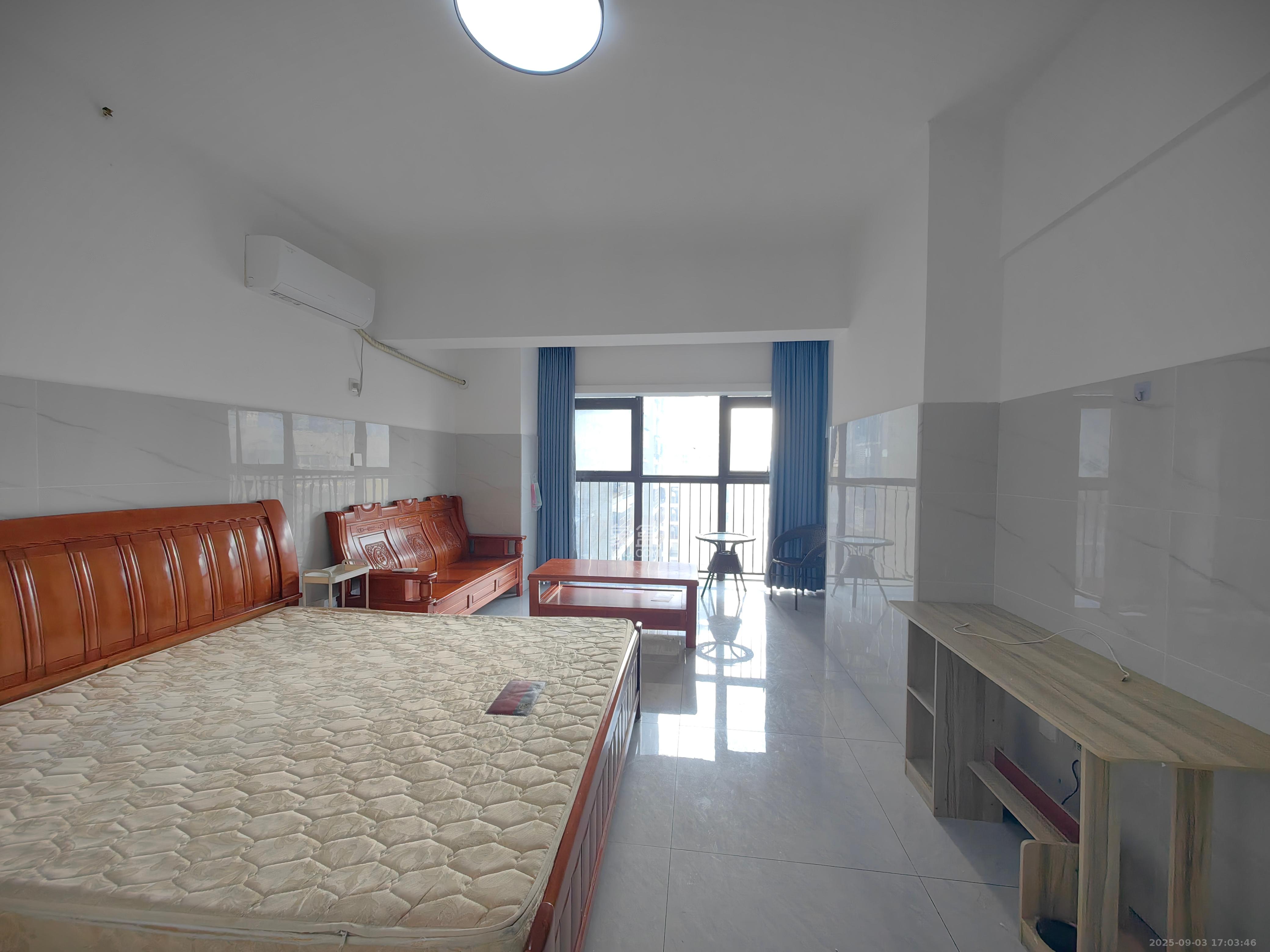 恒大金都(华瑞金都)  1室1厅1卫    1350.0元/月 恒大金都(华瑞金都)  1室1厅1卫    1350.0元/月