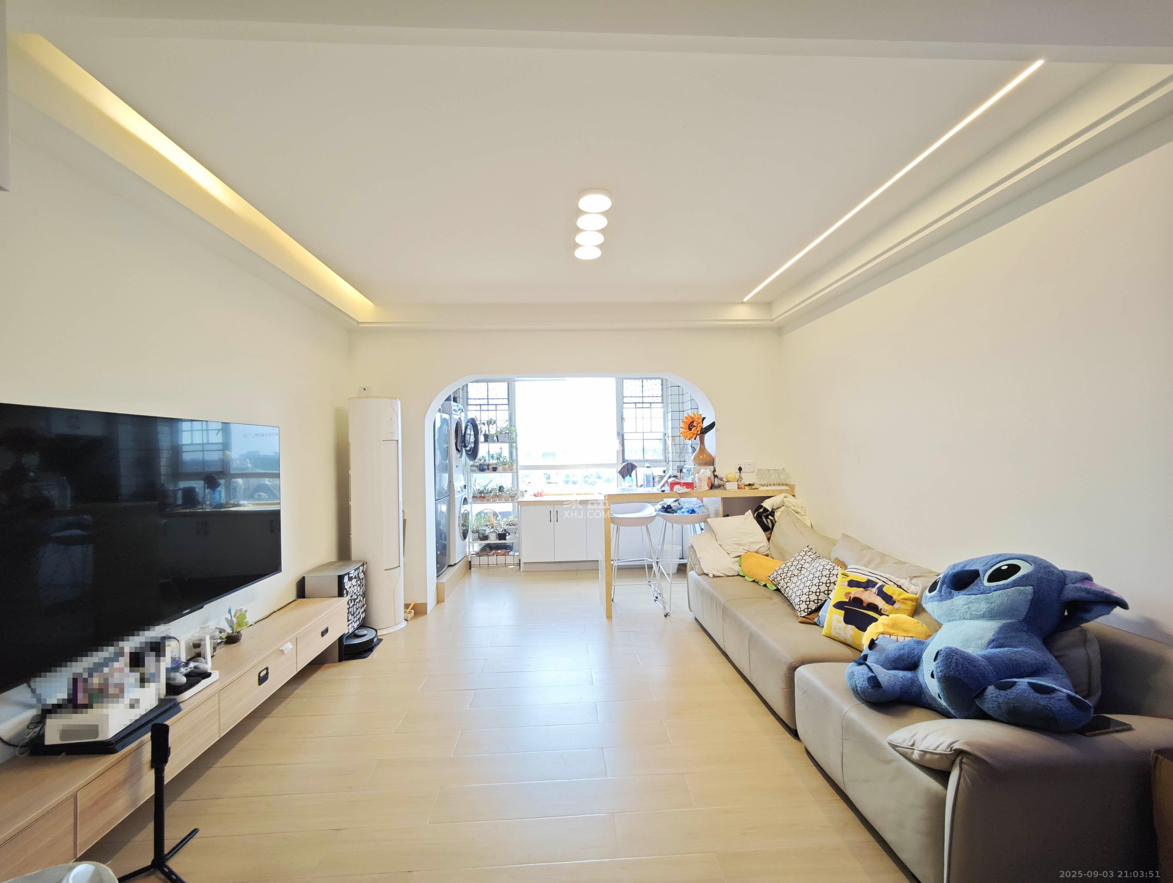 宏聚地中海  2室2厅1卫    52.8万 宏聚地中海  2室2厅1卫    52.8万客厅