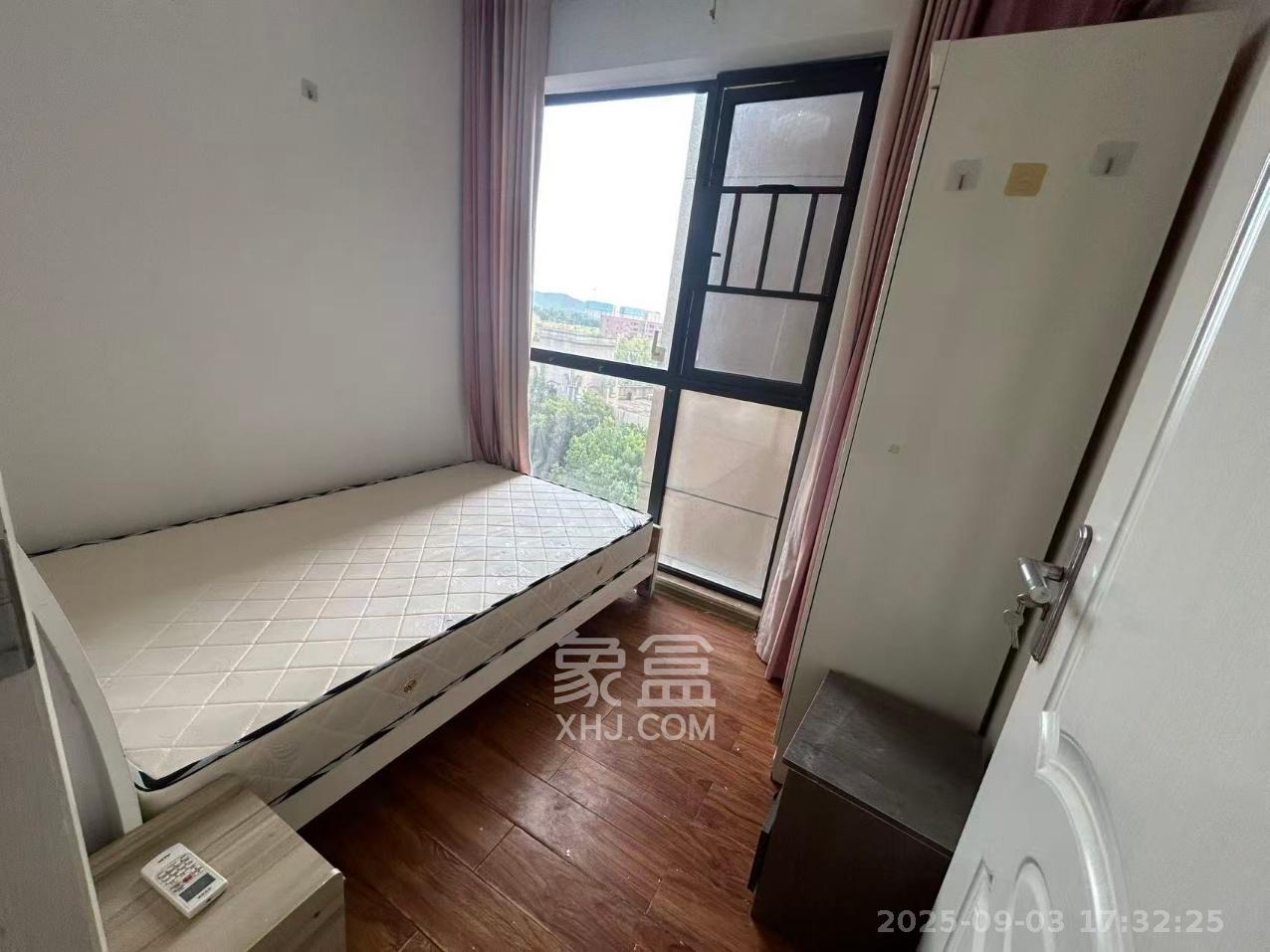 梅溪鑫苑名家  4室2厅1卫    2300.0元/月室内图