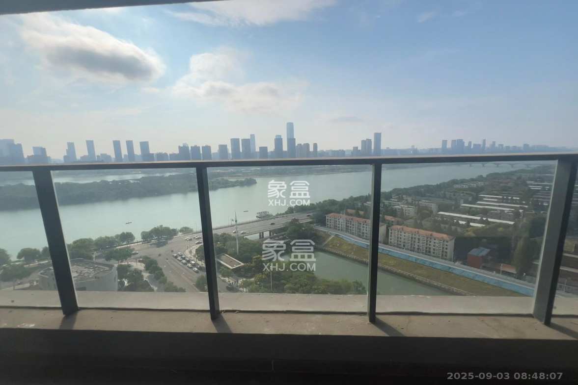 江山印  4室2厅22卫    15000.0元/月 江山印  4室2厅22卫    15000.0元/月室内图