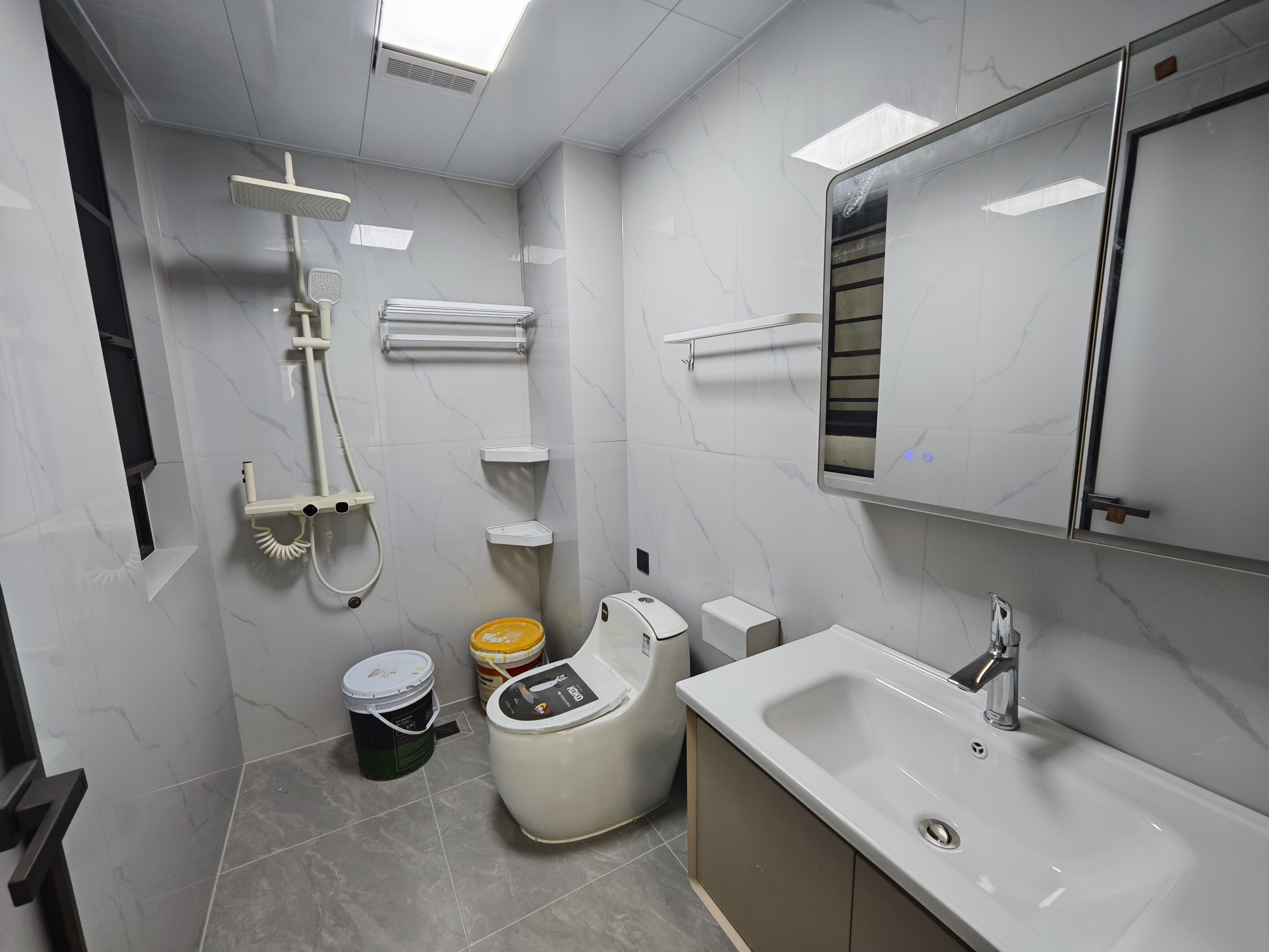 碧桂园正央时代  3室2厅2卫    3000.0元/月室内图