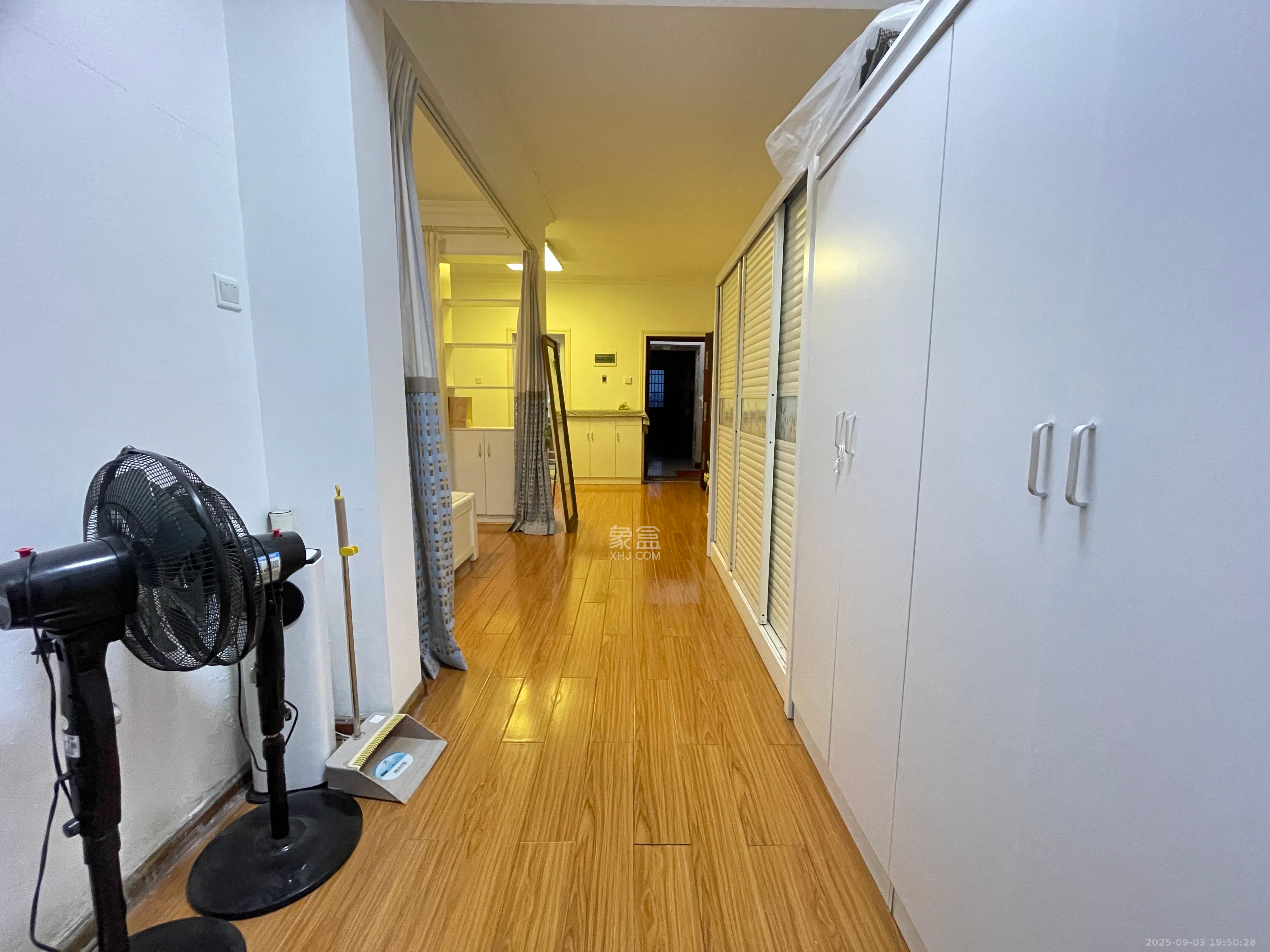 翡翠华庭  1室1厅1卫   1800.00元/月室内图