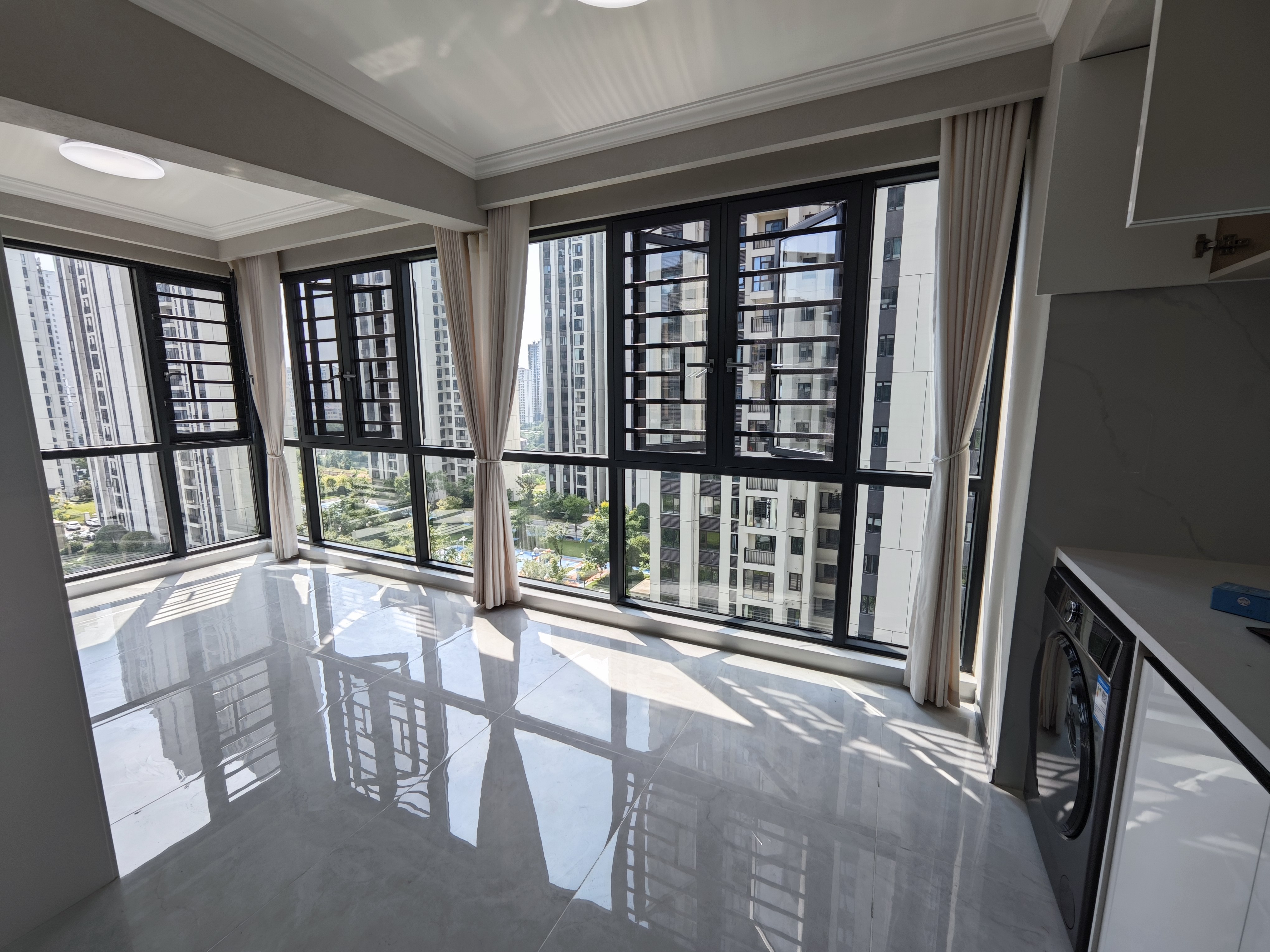 碧桂园正央时代  3室2厅2卫    3000.0元/月室内图