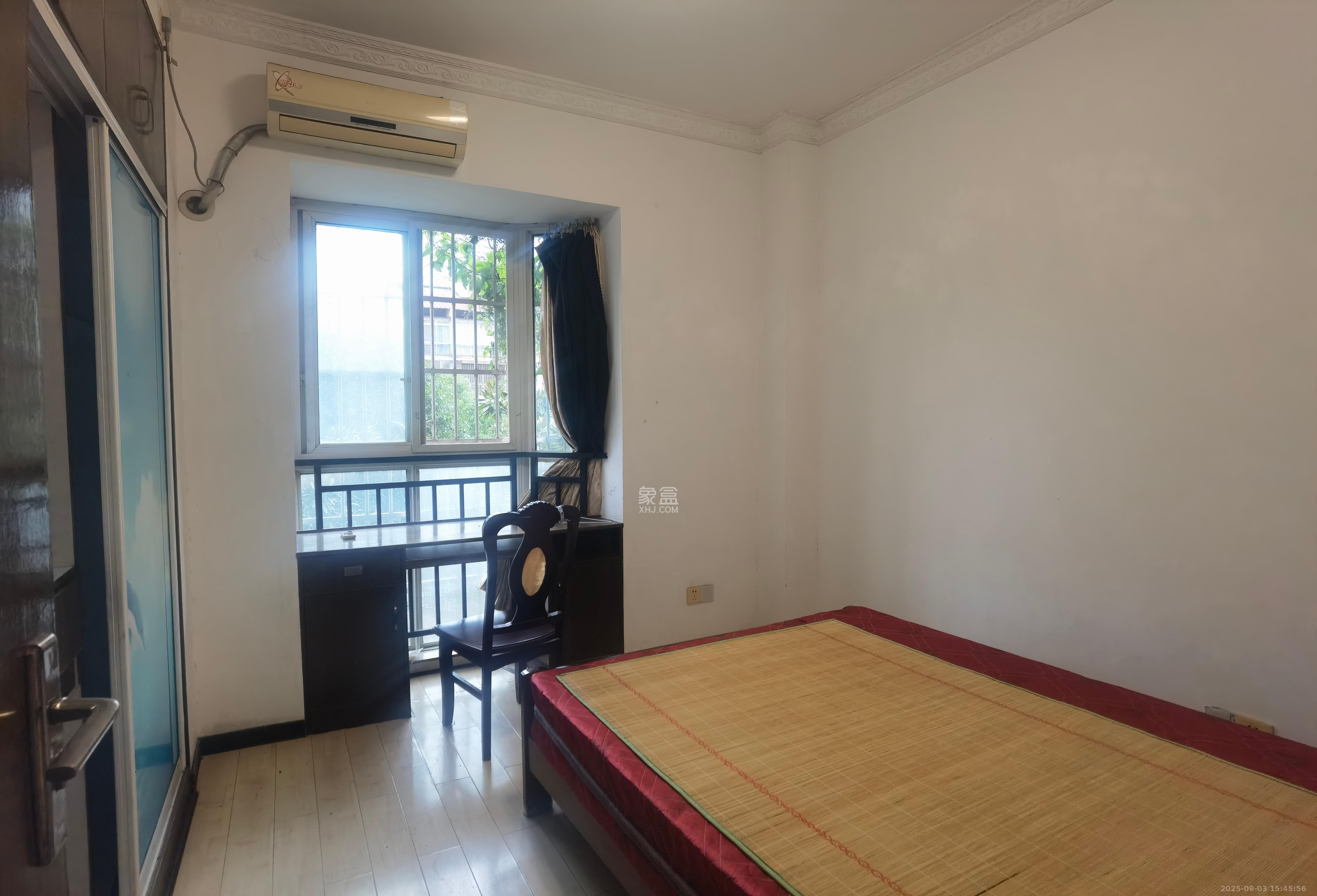 幸福洋房  4室2厅2卫   1700.00元/月室内图