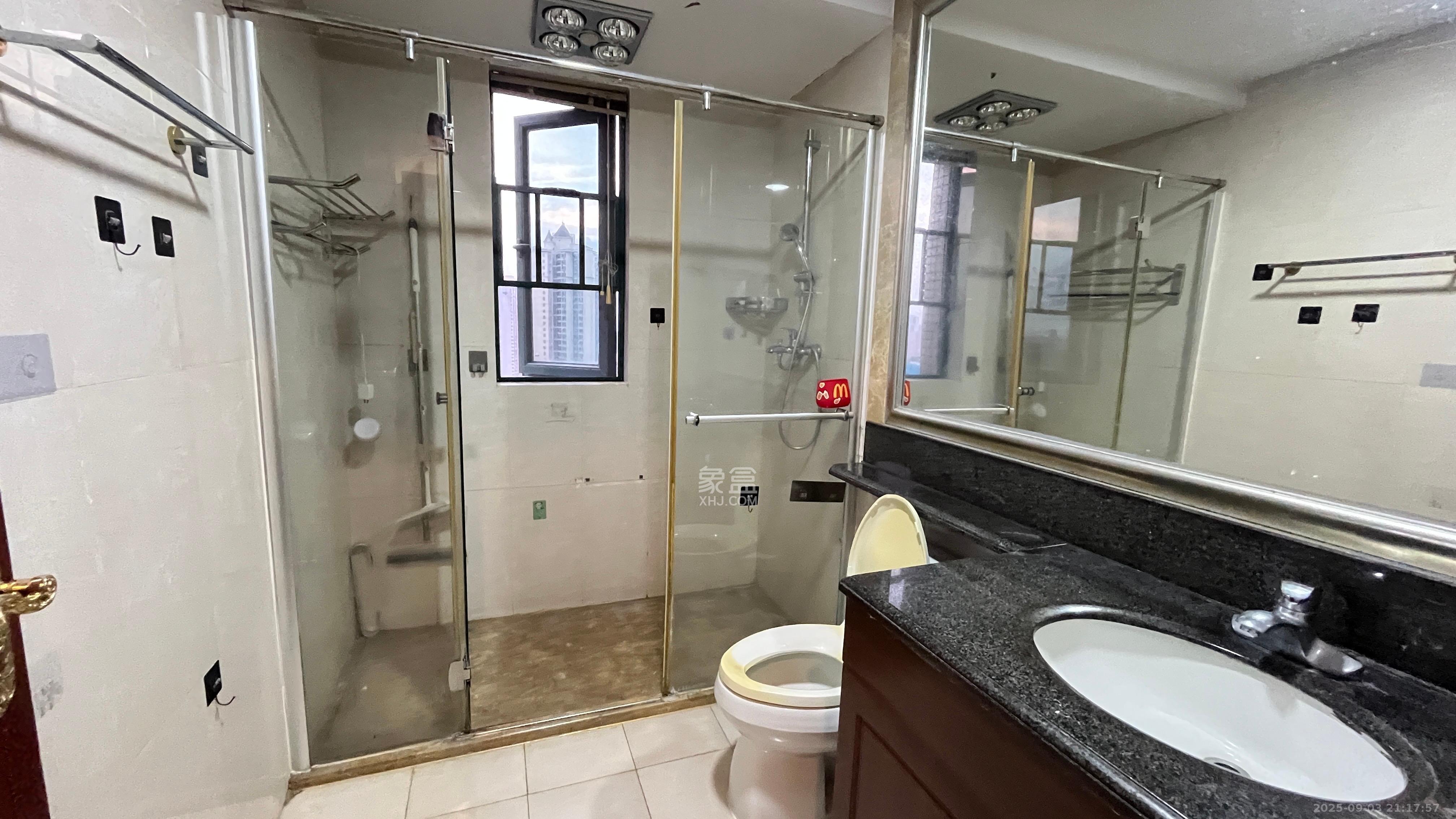 恒大雅苑  3室2厅2卫    3300.0元/月室内图