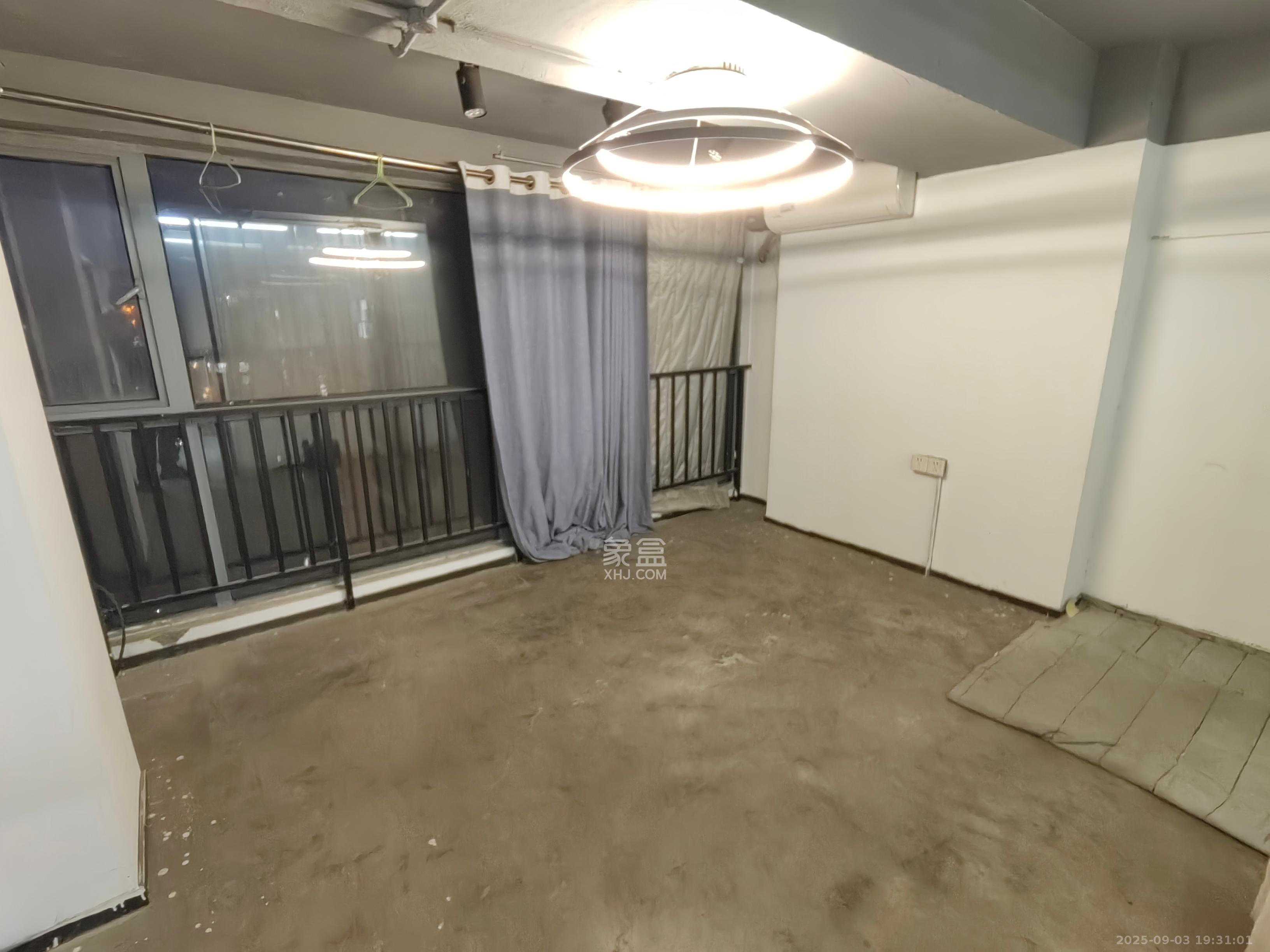 华菱蓝调国际(华菱.香墅美地) 4室2厅1卫 3000.0元/月 华菱蓝调国际(华菱.香墅美地) 4室2厅1卫 3000.0元/月室内图