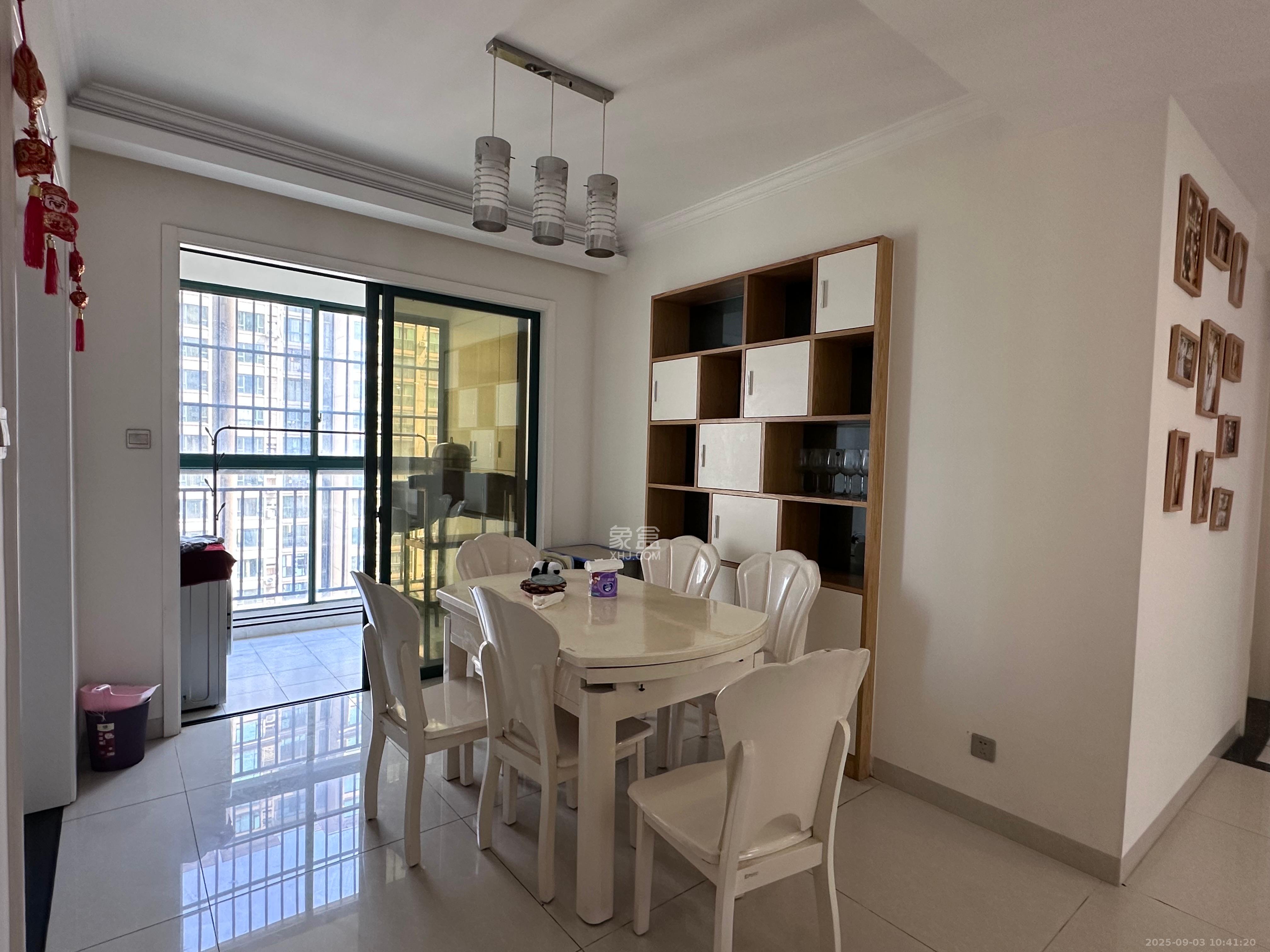 富基世纪公园 4室2厅1卫 2300.0元/月 富基世纪公园 4室2厅1卫 2300.0元/月室内图