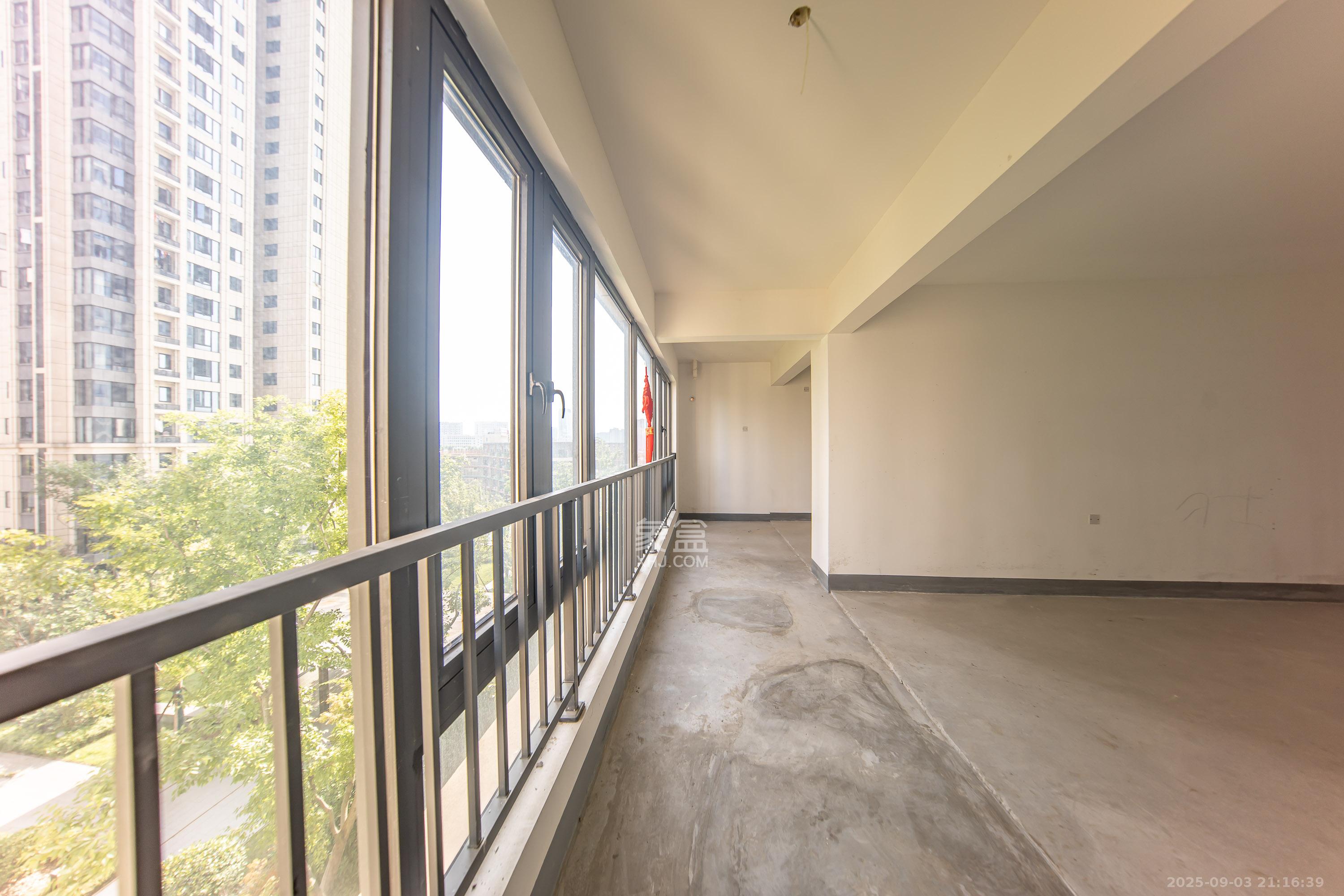 建投象山国际 4室2厅2卫 168.0万 建投象山国际 4室2厅2卫 168.0万阳台