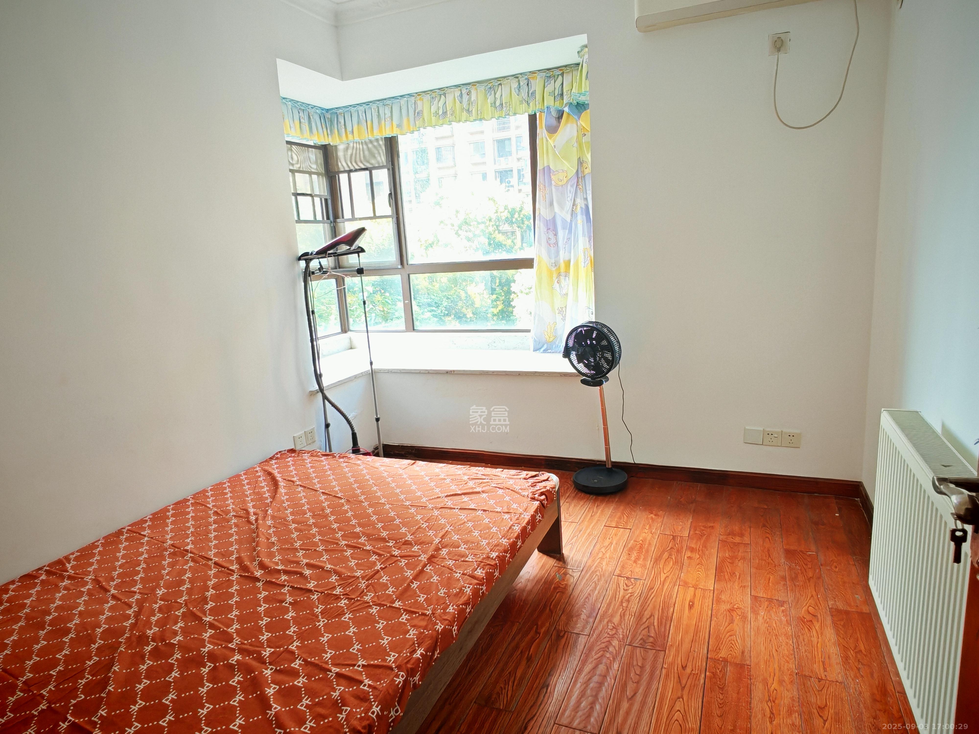 山语城二期  1室2厅2卫    2300.0元/月室内图