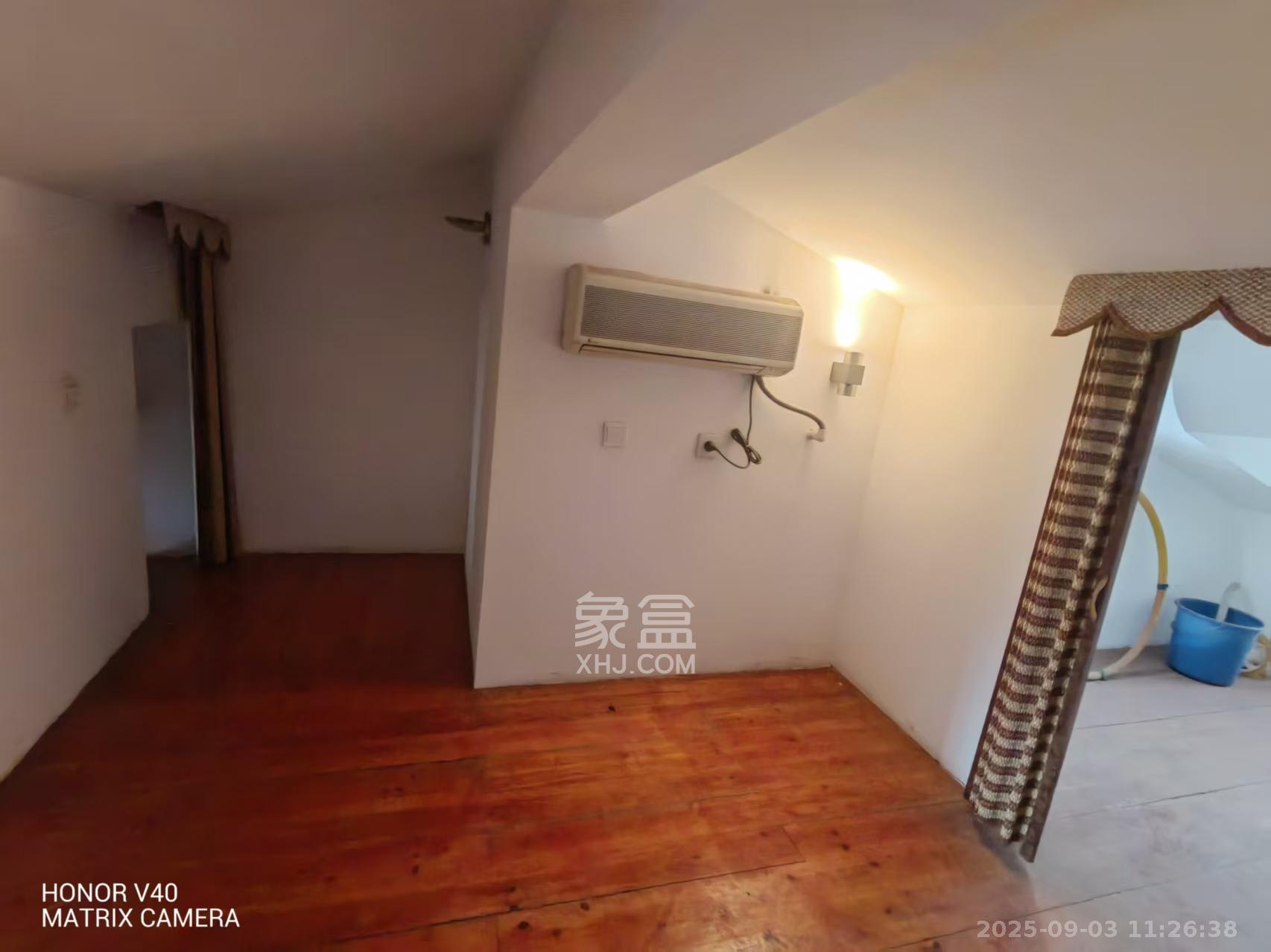 湘绣城 2室2厅1卫 1000.0元/月 湘绣城 2室2厅1卫 1000.0元/月室内图