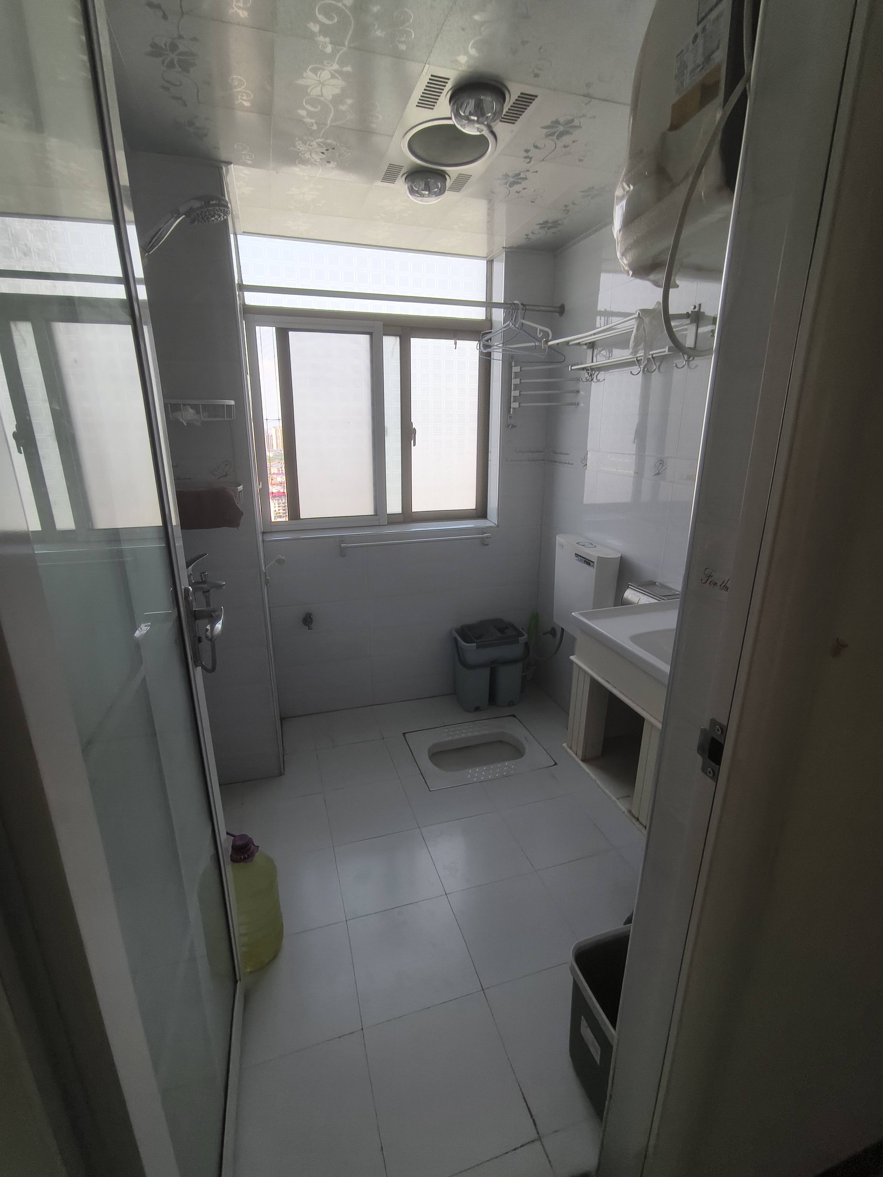 东方豪苑 1室1厅1卫 1200.0元/月 东方豪苑 1室1厅1卫 1200.0元/月室内图